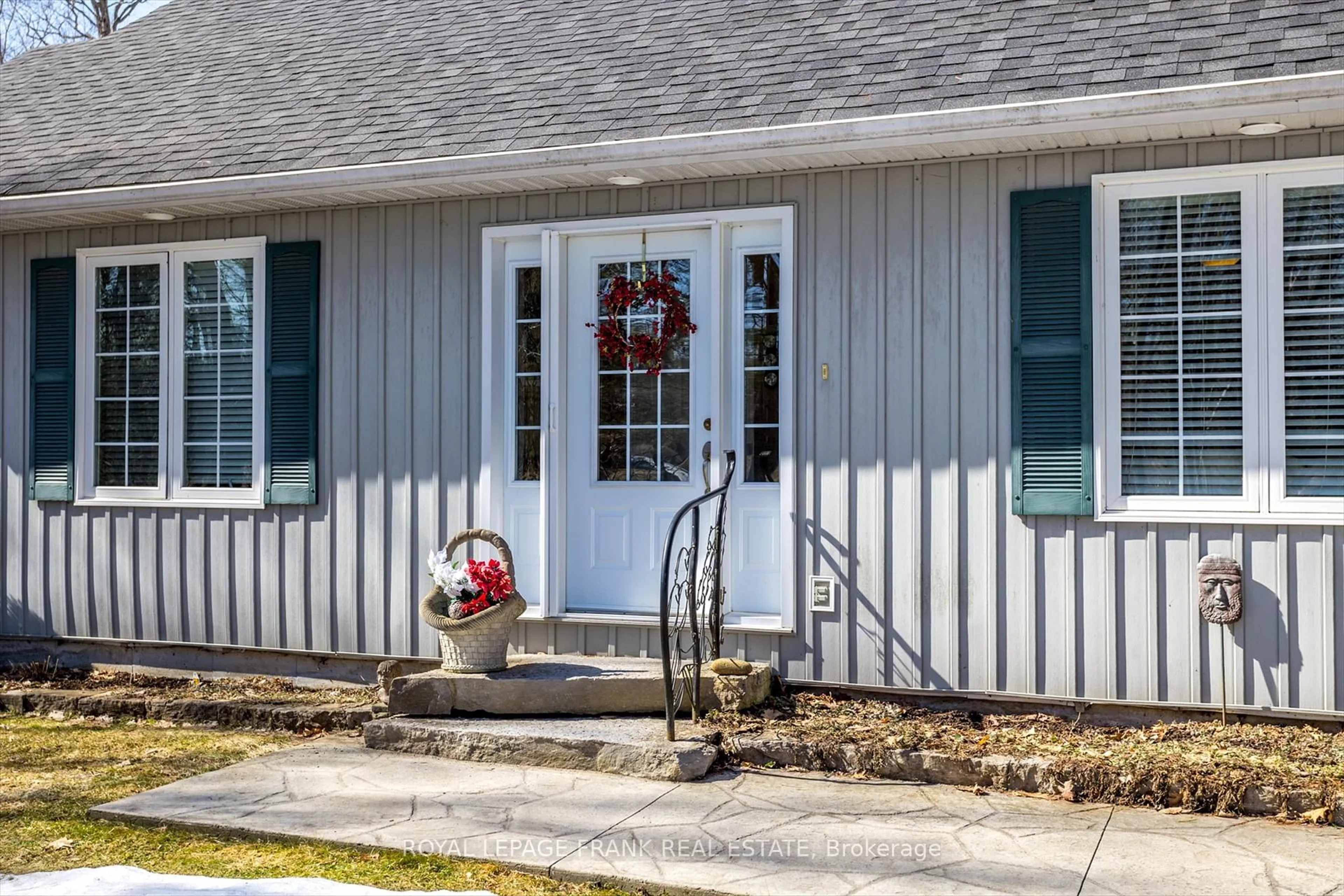 Home with vinyl exterior material, street for 18 East Beehive Dr, Kawartha Lakes Ontario K0M 1A0