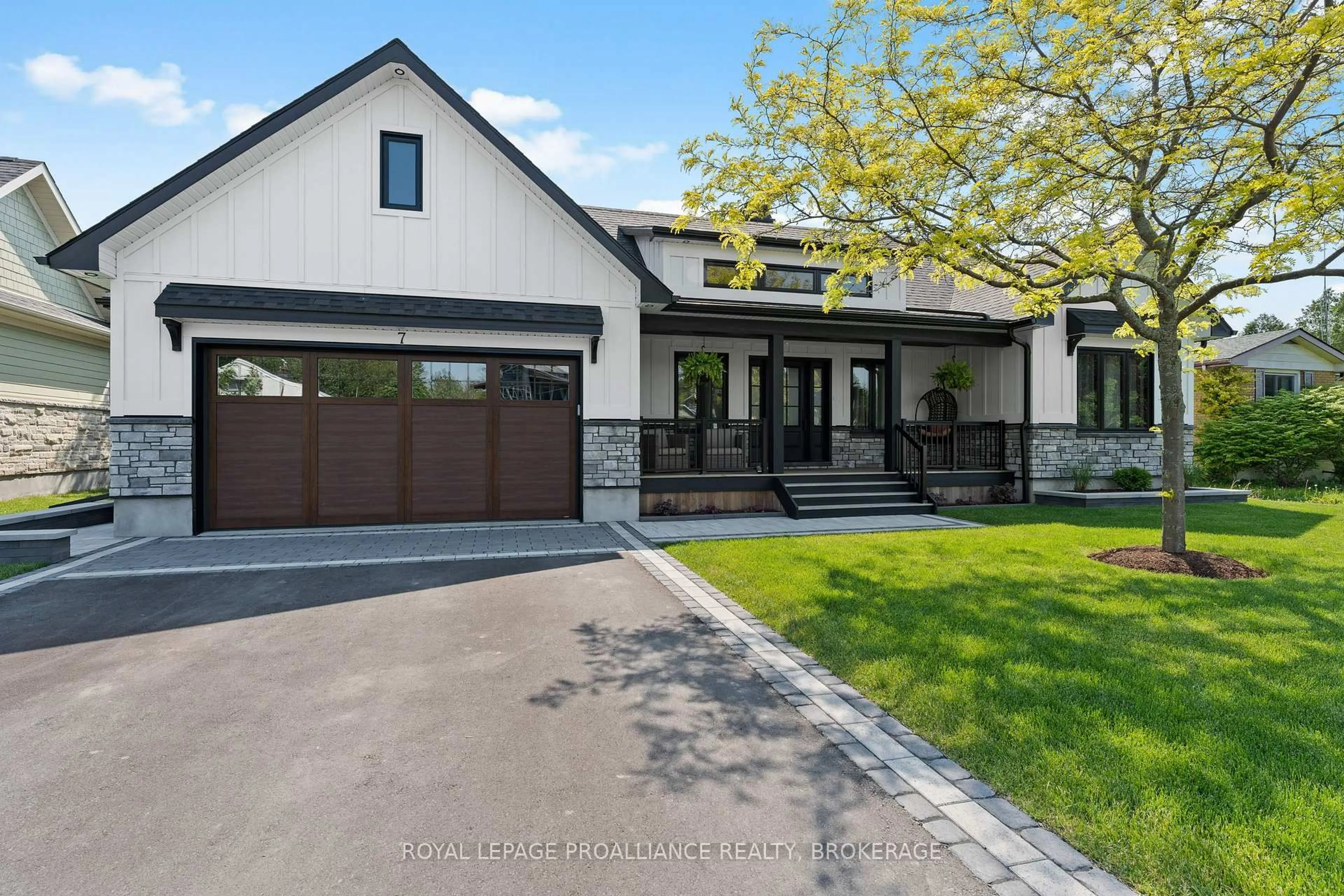 Unknown for 7 Crescent Dr, Kingston Ontario K7M 4J3