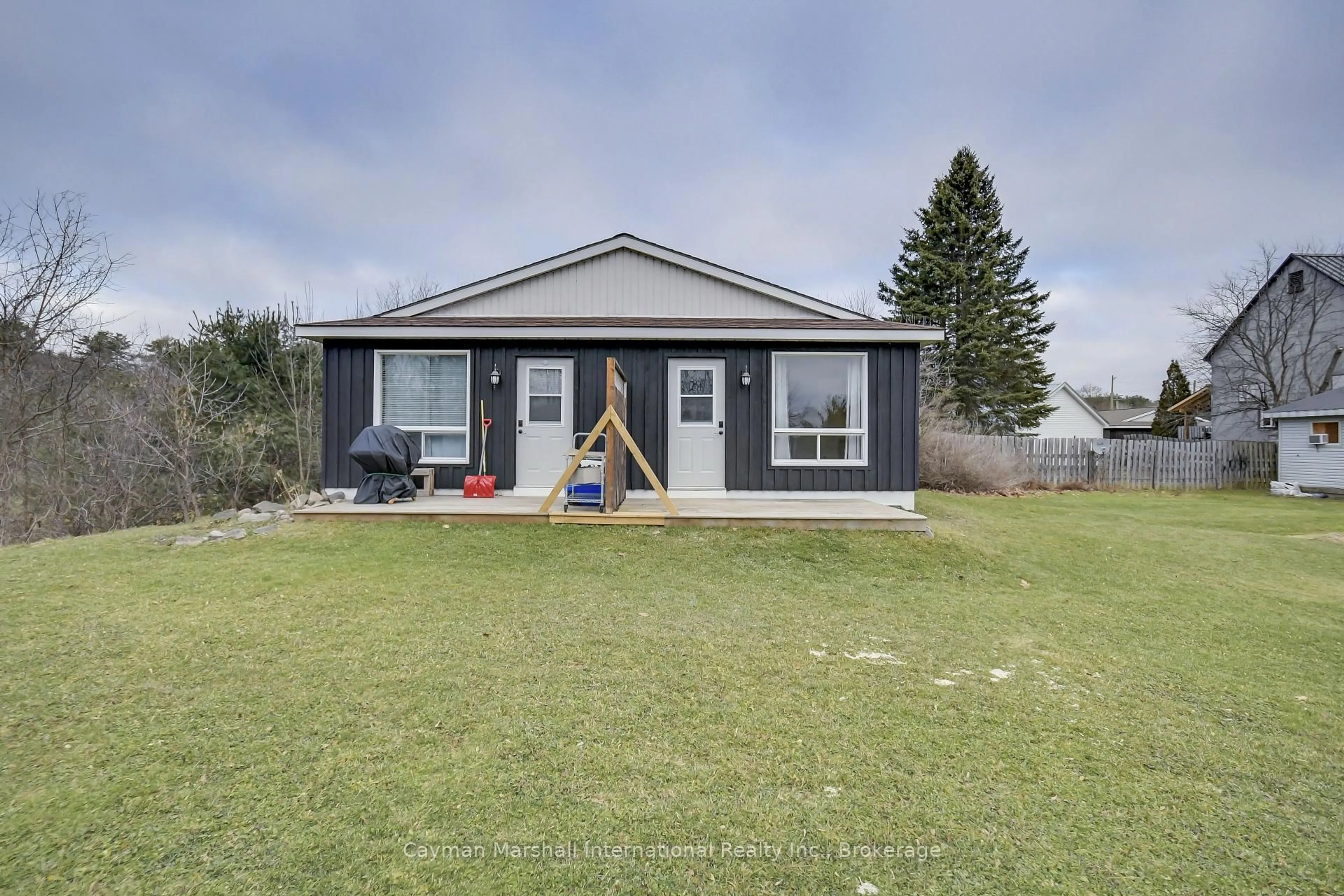A pic from outside/outdoor area/front of a property/back of a property/a pic from drone, unknown for 155/157 WOODCHESTER Ave, Bracebridge Ontario P1L 1H8
