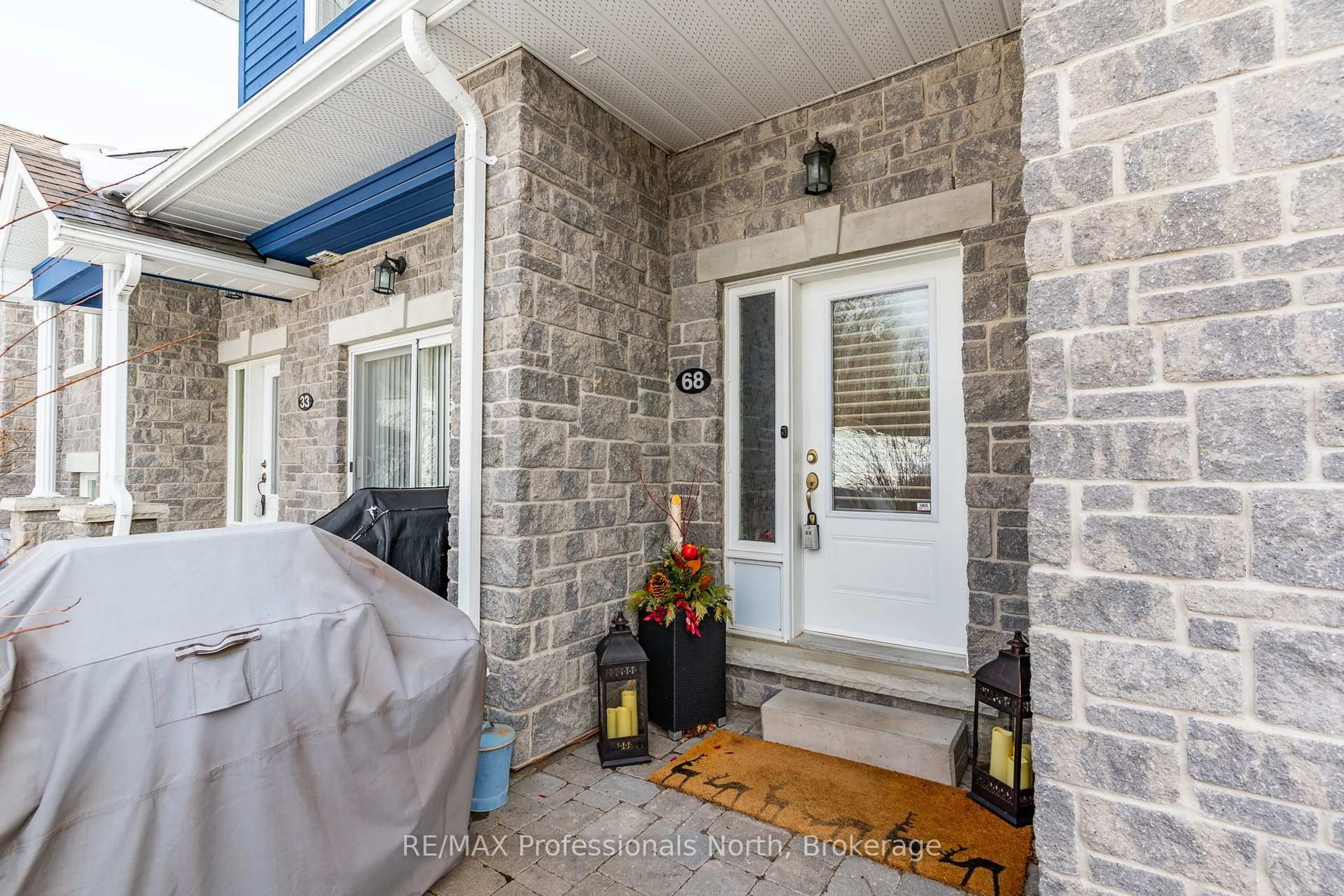 Indoor entryway for 68 Webb Circ #13, Dysart et al Ontario K0M 1S0