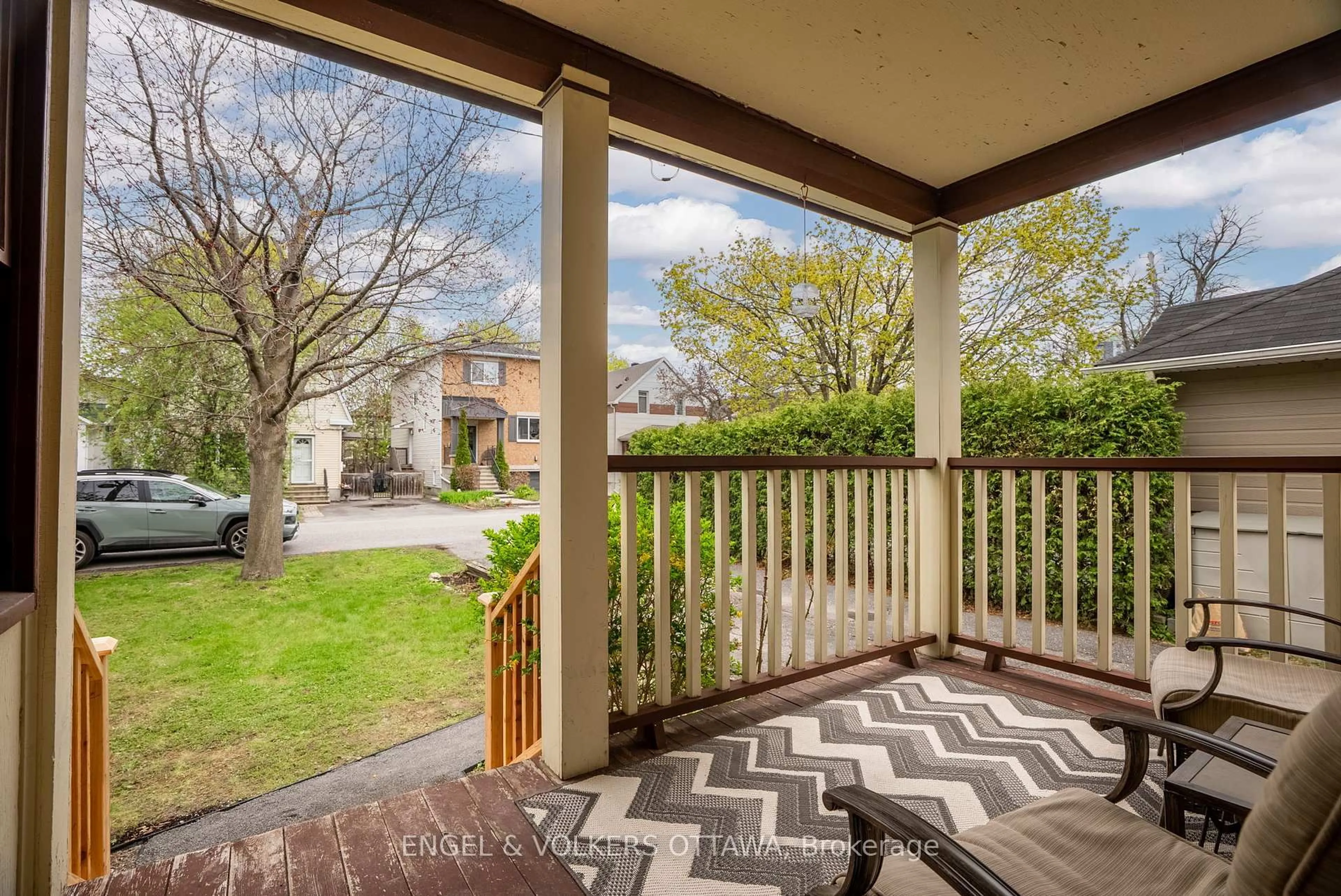 Patio, unknown for 674 Melbourne Ave, Ottawa Ontario K2A 1X5