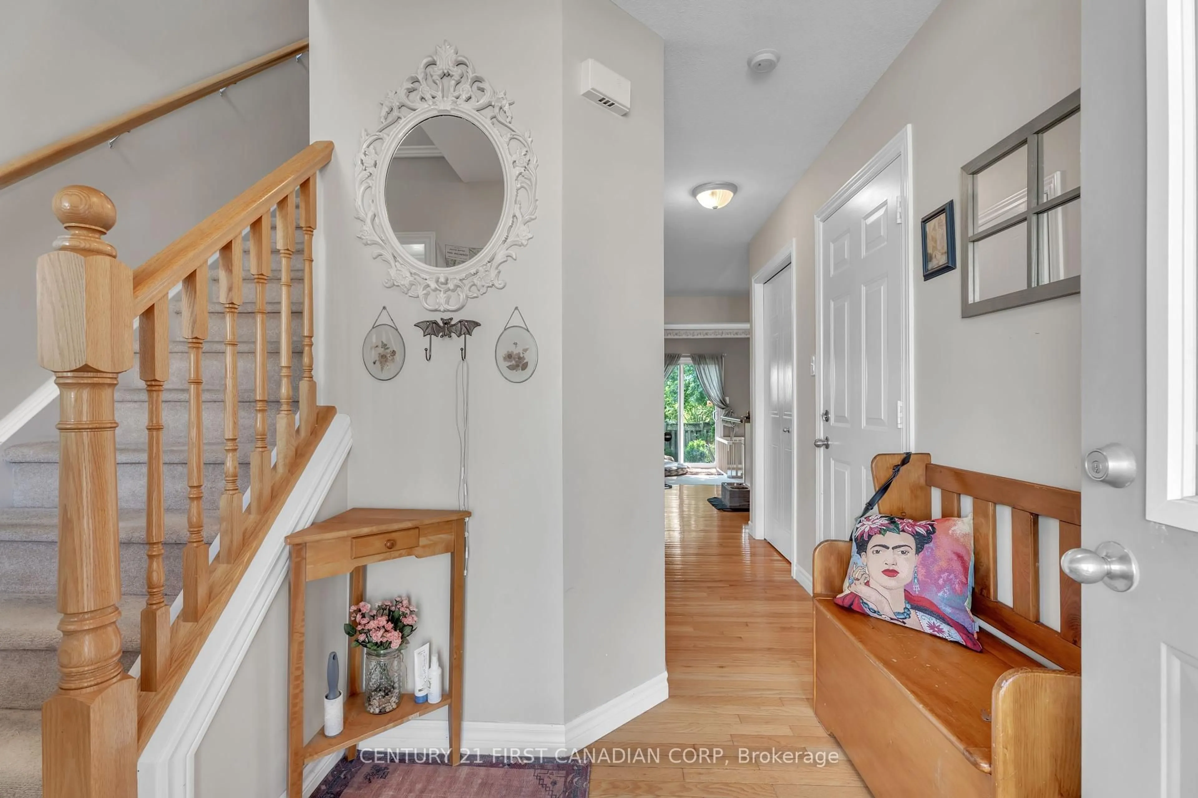 Indoor entryway for 1853 Rollingacres Dr, London North Ontario N5X 4K5