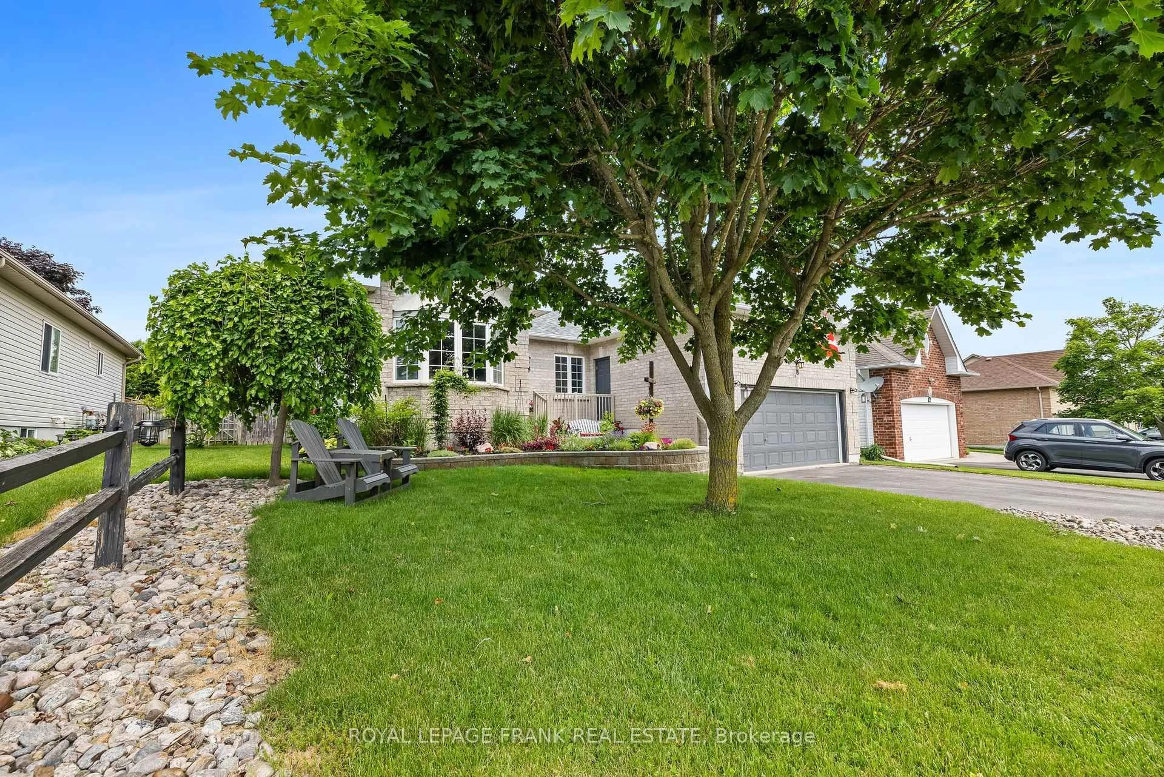 A pic from outside/outdoor area/front of a property/back of a property/a pic from drone, street for 8 Brookside St, Cavan Monaghan Ontario L0A 1G0