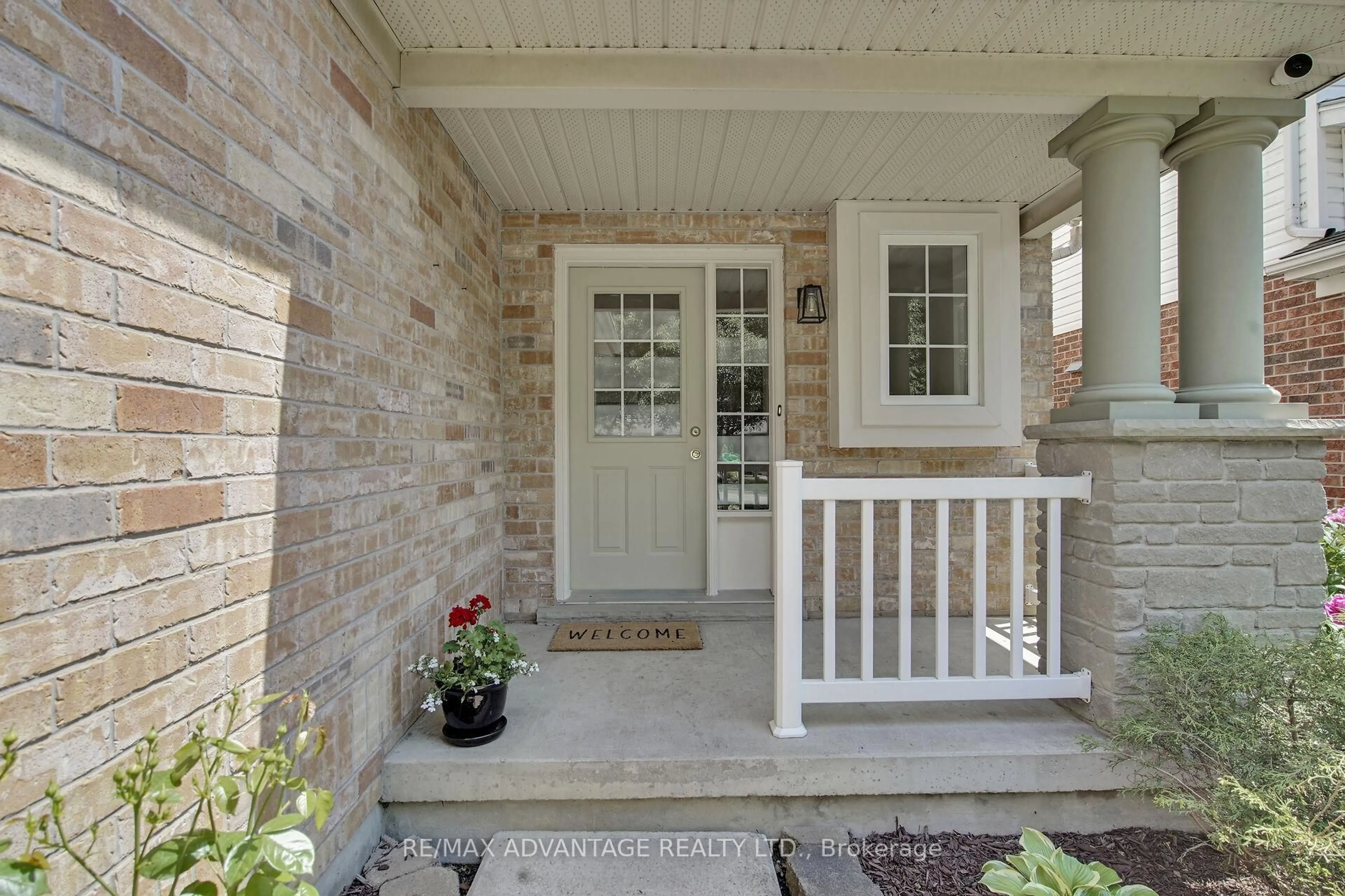 Indoor entryway for 176 Rossmore Crt, London South Ontario N6C 6B9