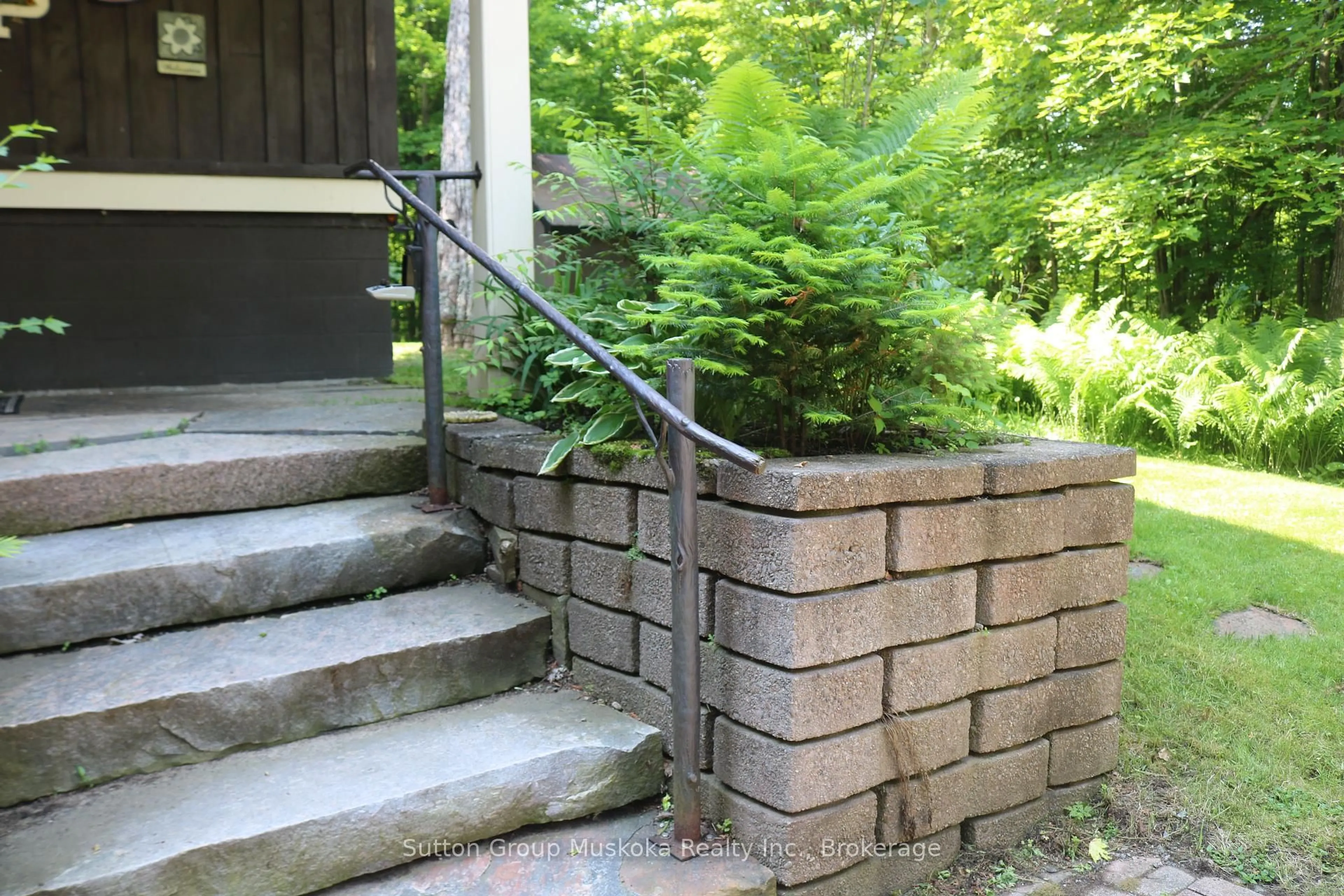 Stairs for 2360 Highway 60 Highway, Lake of Bays Ontario P1H 2E5