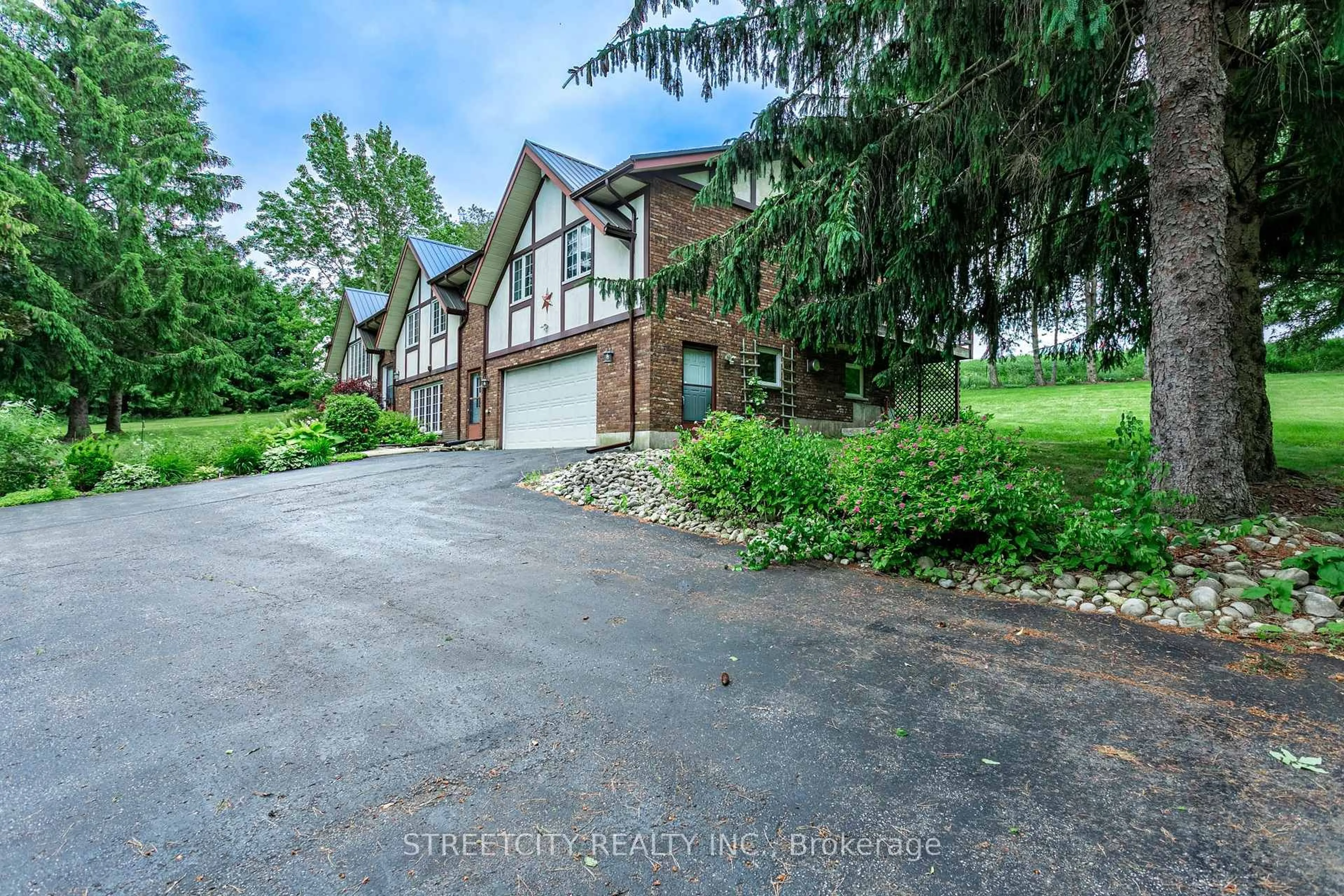 A pic from outside/outdoor area/front of a property/back of a property/a pic from drone, unknown for 42549 Sparta Line, Central Elgin Ontario N0L 2L0