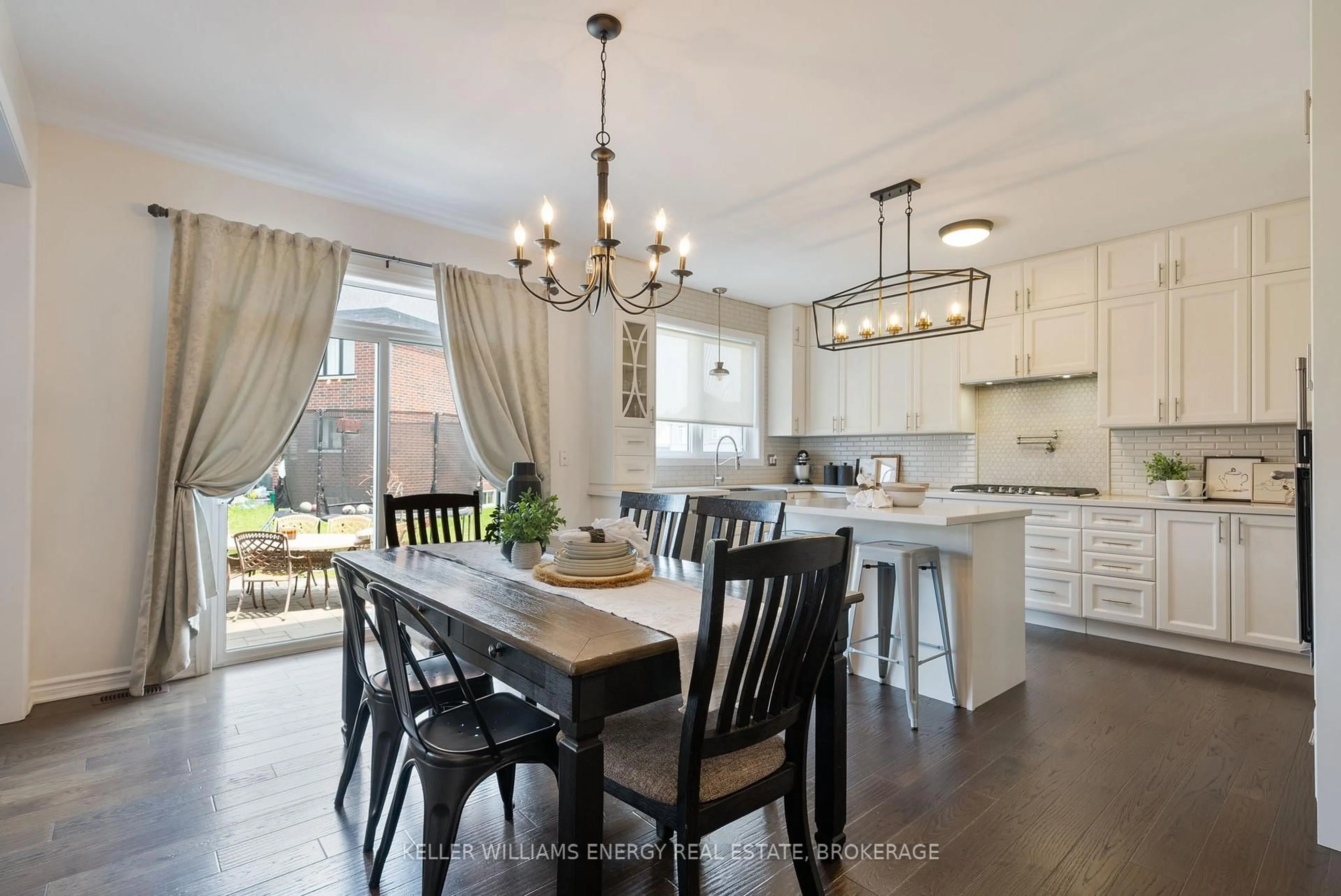 Open concept kitchen, unknown for 17 MELROSE Dr, Cavan Monaghan Ontario L0A 1G0