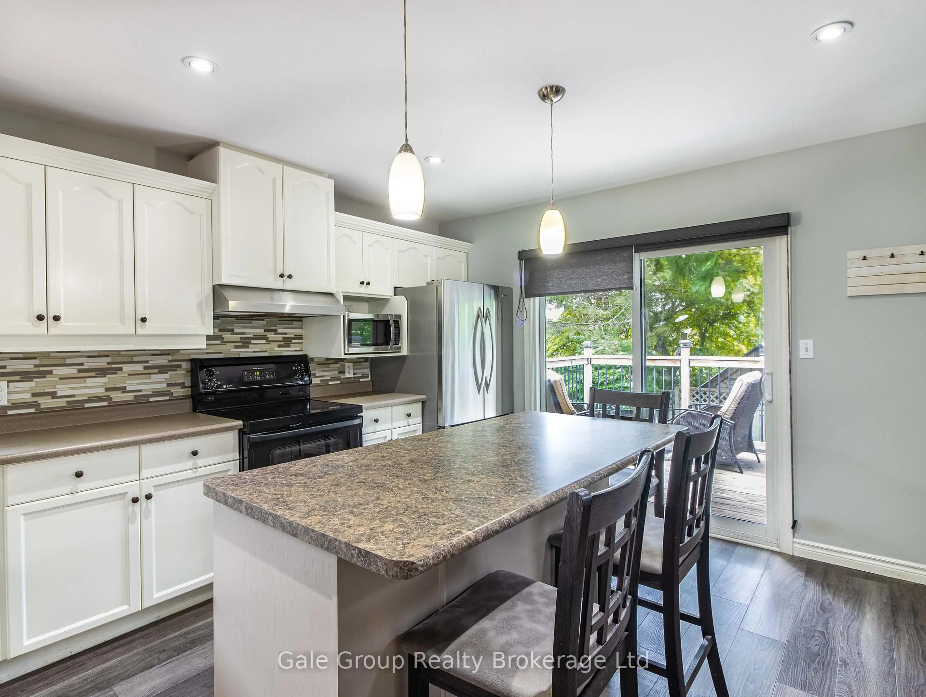 Open concept kitchen, unknown for 55 Sioux Cres, Woodstock Ontario N4T 1G3