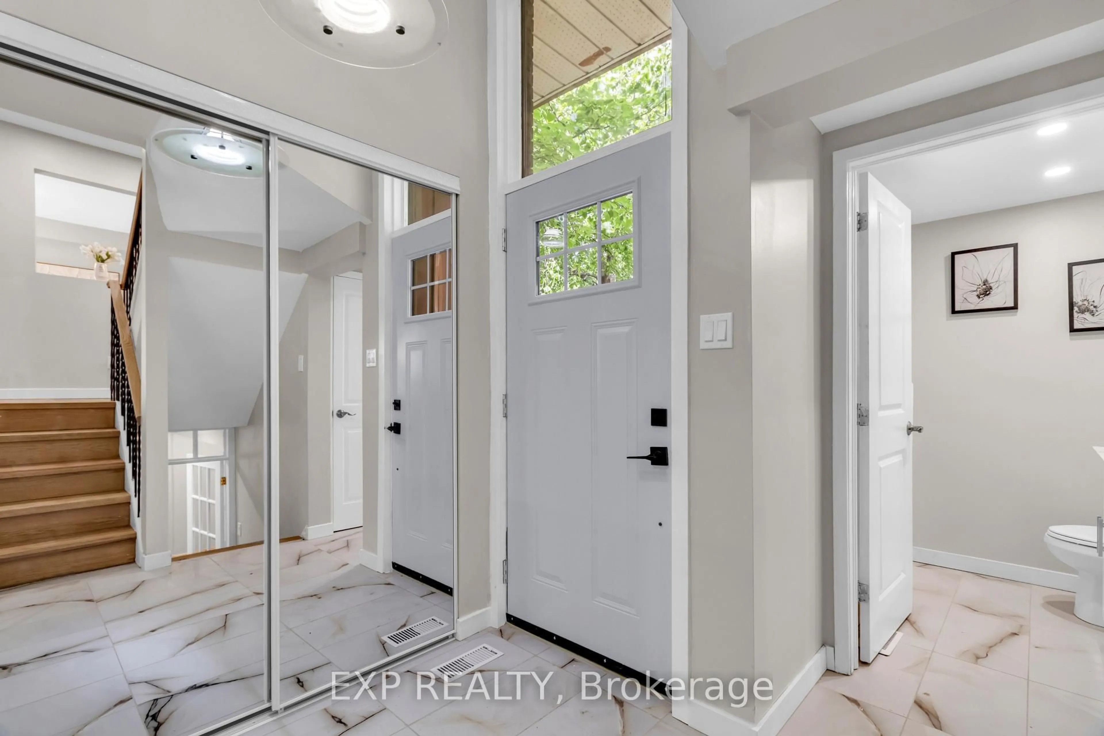 Indoor entryway for 12 Bayside Private, Ottawa Ontario K1V 9R3