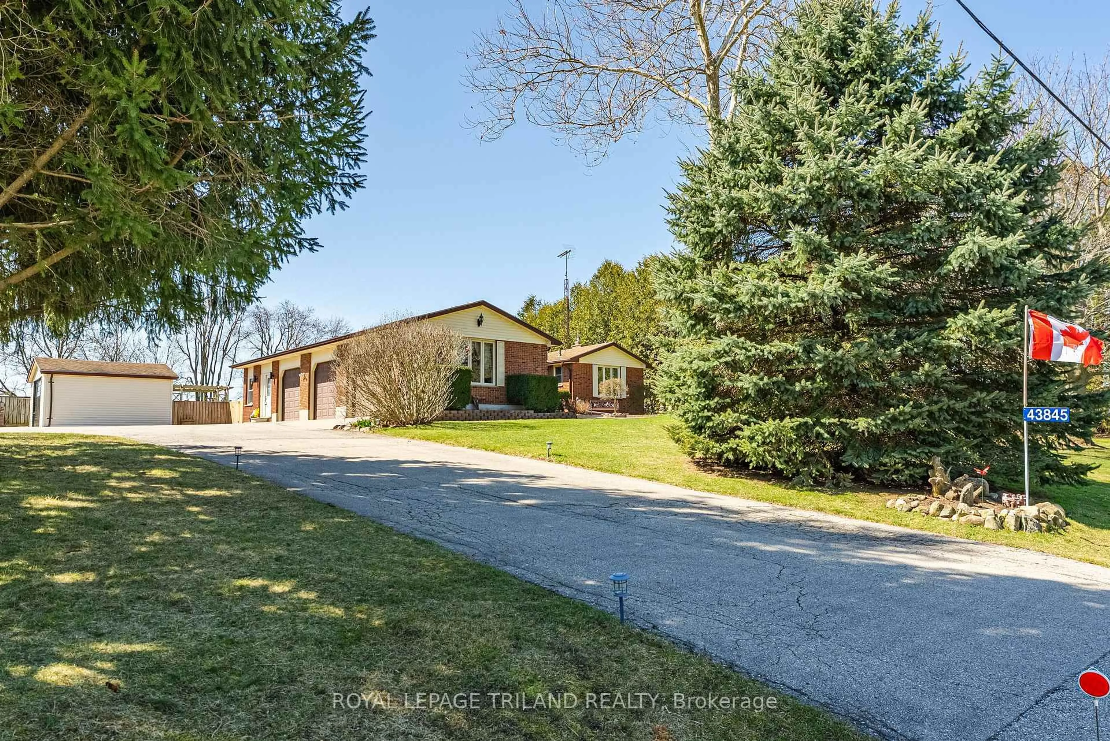 A pic from outside/outdoor area/front of a property/back of a property/a pic from drone, street for 43845 Sparta Line, Central Elgin Ontario N5P 3S8