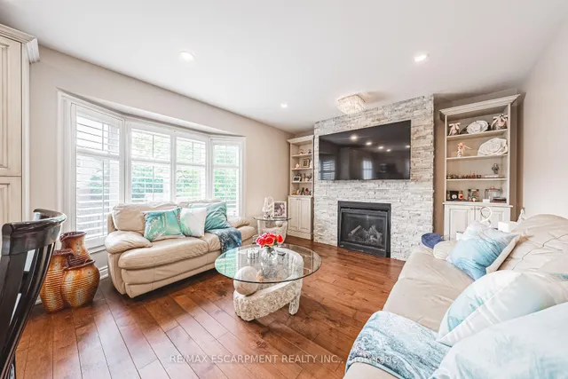 Additional property image - 2 Antoinette Crt