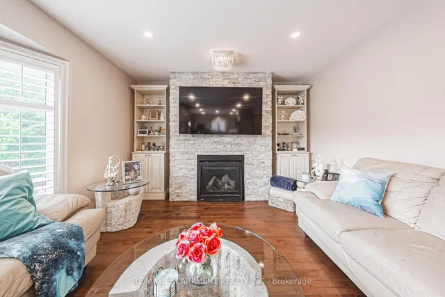 Additional property image - 2 Antoinette Crt