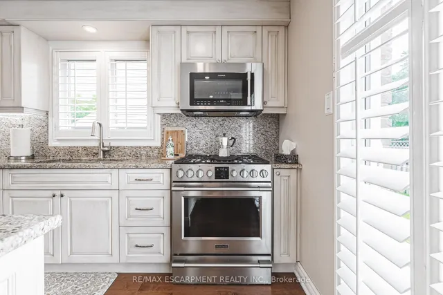 Additional property image - 2 Antoinette Crt