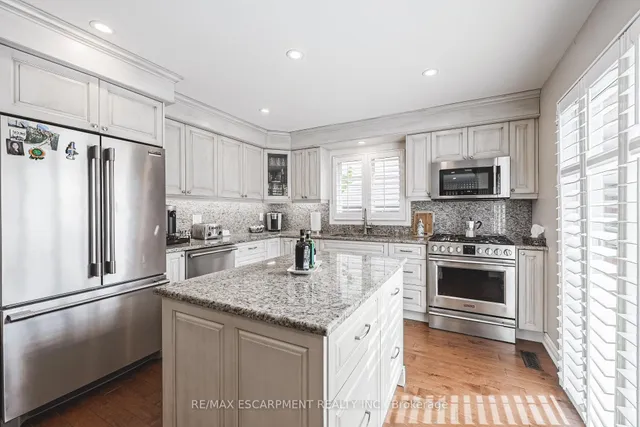 Additional property image - 2 Antoinette Crt