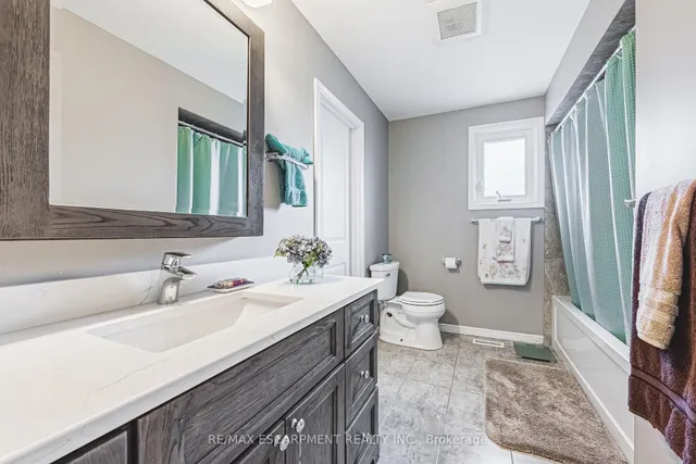 Additional property image - 2 Antoinette Crt