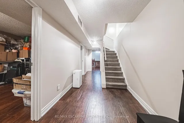 Additional property image - 2 Antoinette Crt