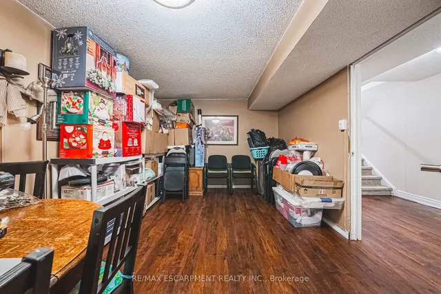 Additional property image - 2 Antoinette Crt