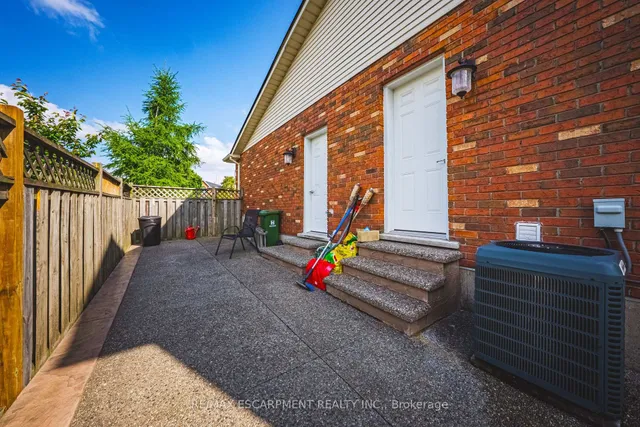 Additional property image - 2 Antoinette Crt