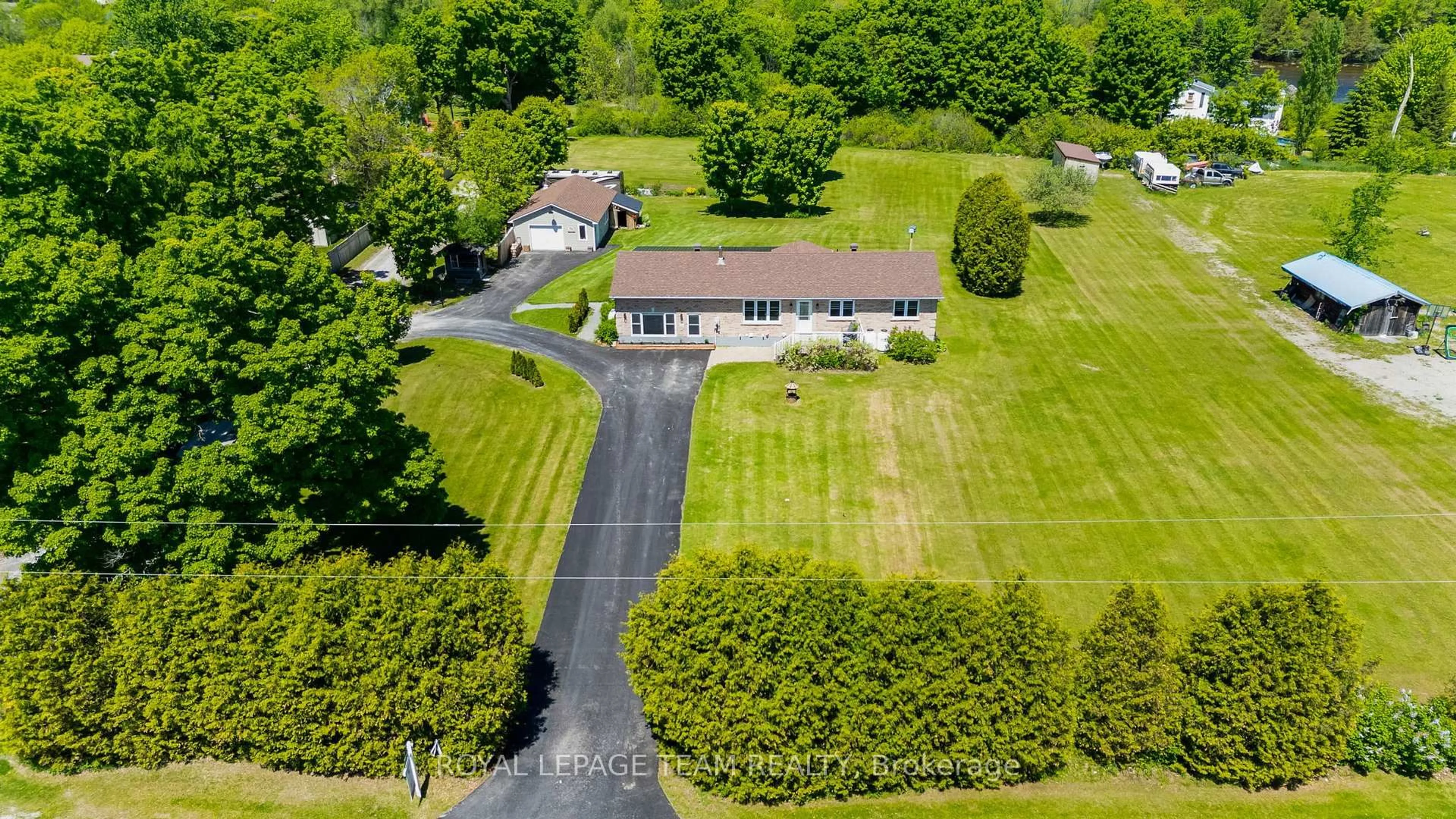 A pic from outside/outdoor area/front of a property/back of a property/a pic from drone, unknown for 419 Lake Ave, Carleton Place Ontario K7C 3S7