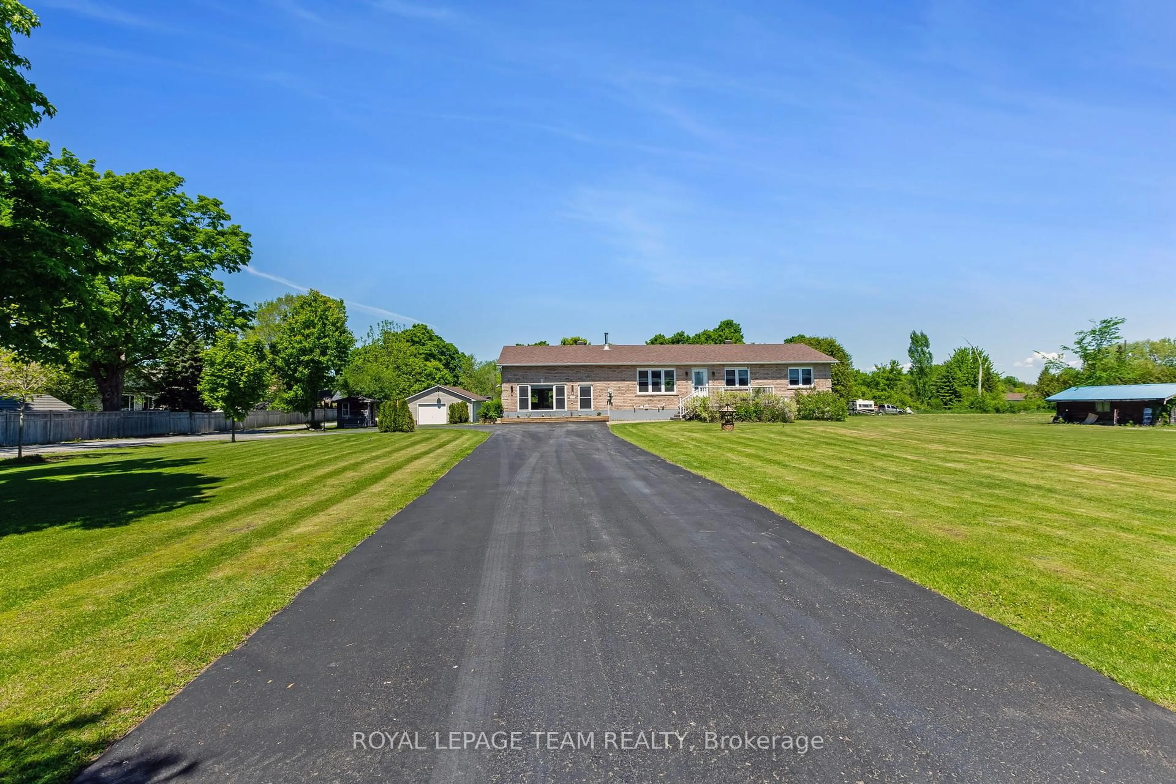 A pic from outside/outdoor area/front of a property/back of a property/a pic from drone, unknown for 419 Lake Ave, Carleton Place Ontario K7C 3S7