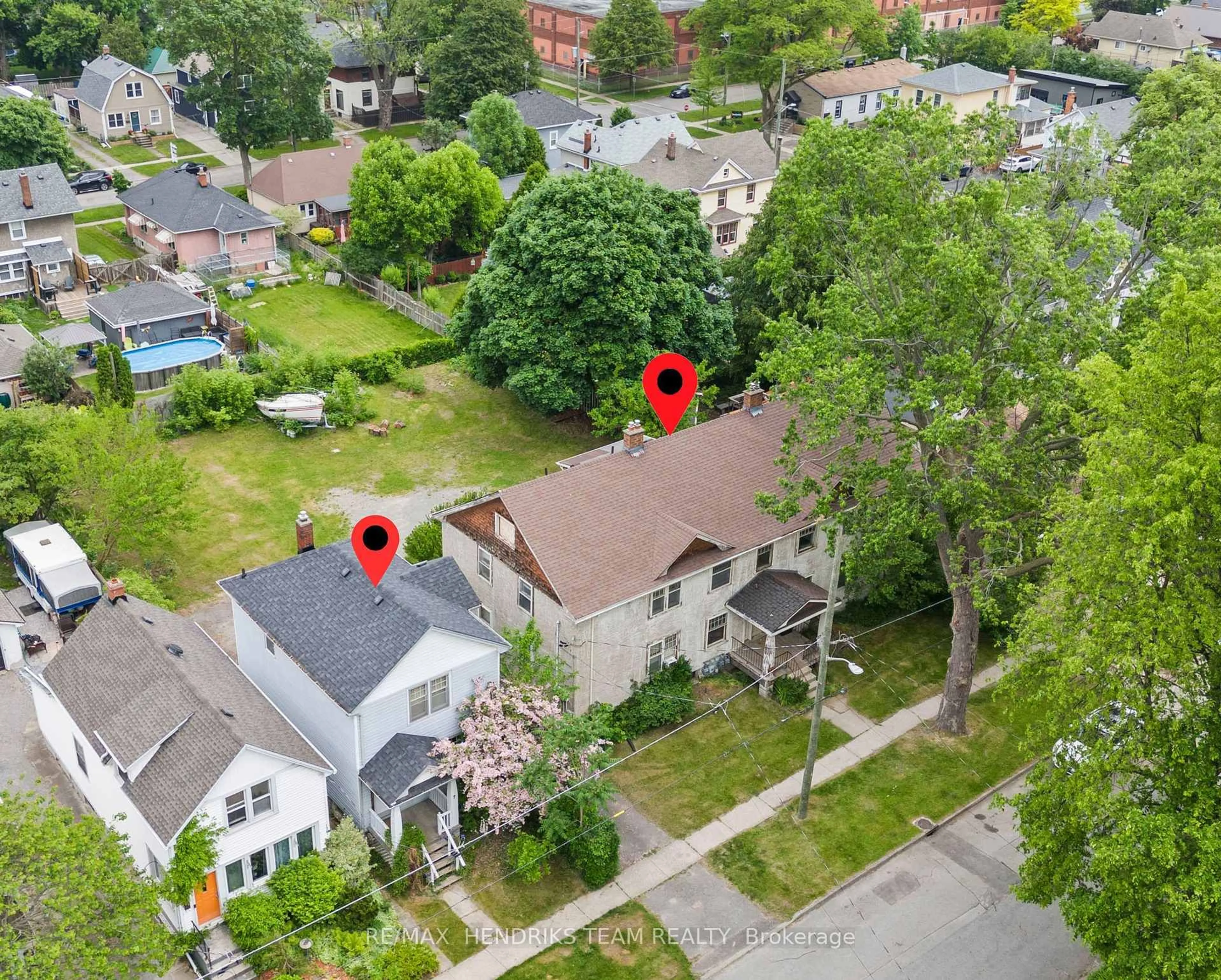 A pic from outside/outdoor area/front of a property/back of a property/a pic from drone, street for 7 & 9 Edmund St, St. Catharines Ontario L2R 2E9