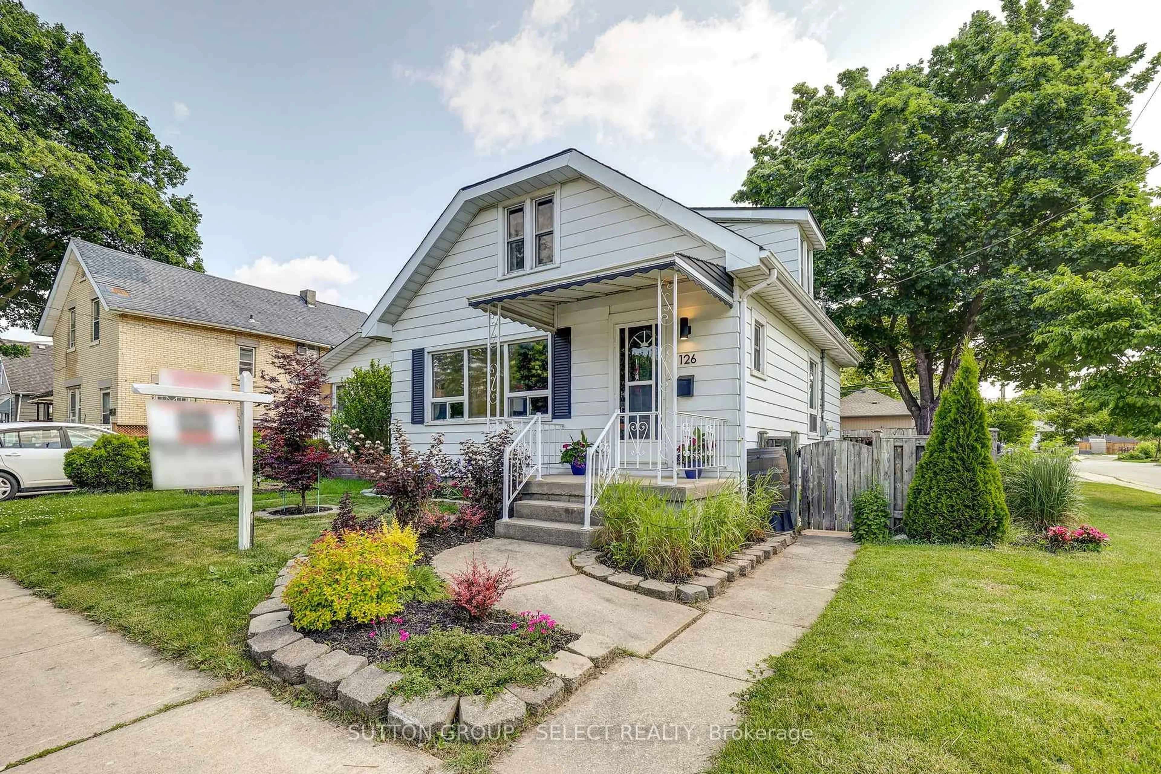 Unknown for 126 Brisbin St, London East Ontario N5Z 2M1