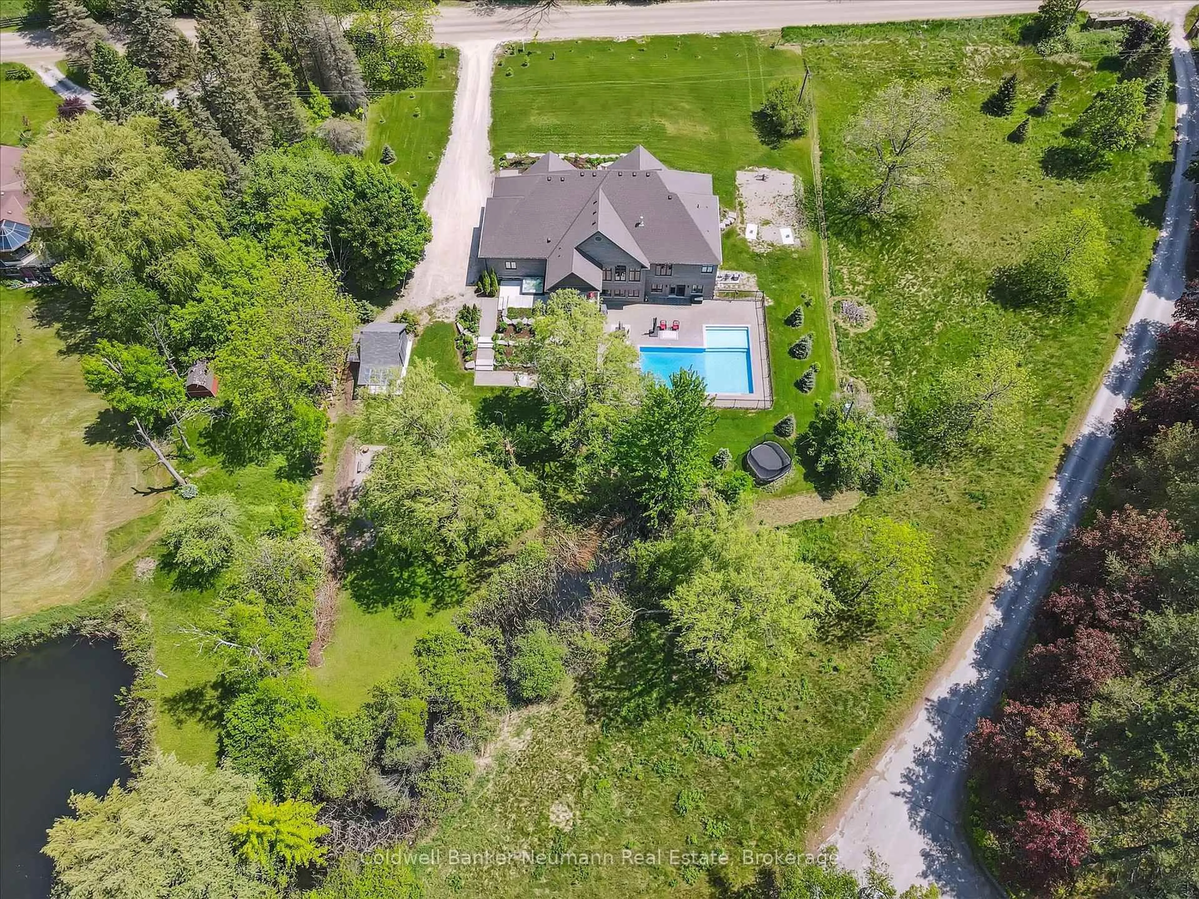 A pic from outside/outdoor area/front of a property/back of a property/a pic from drone, unknown for 74 Gilmour Rd, Puslinch Ontario N0B 2J0
