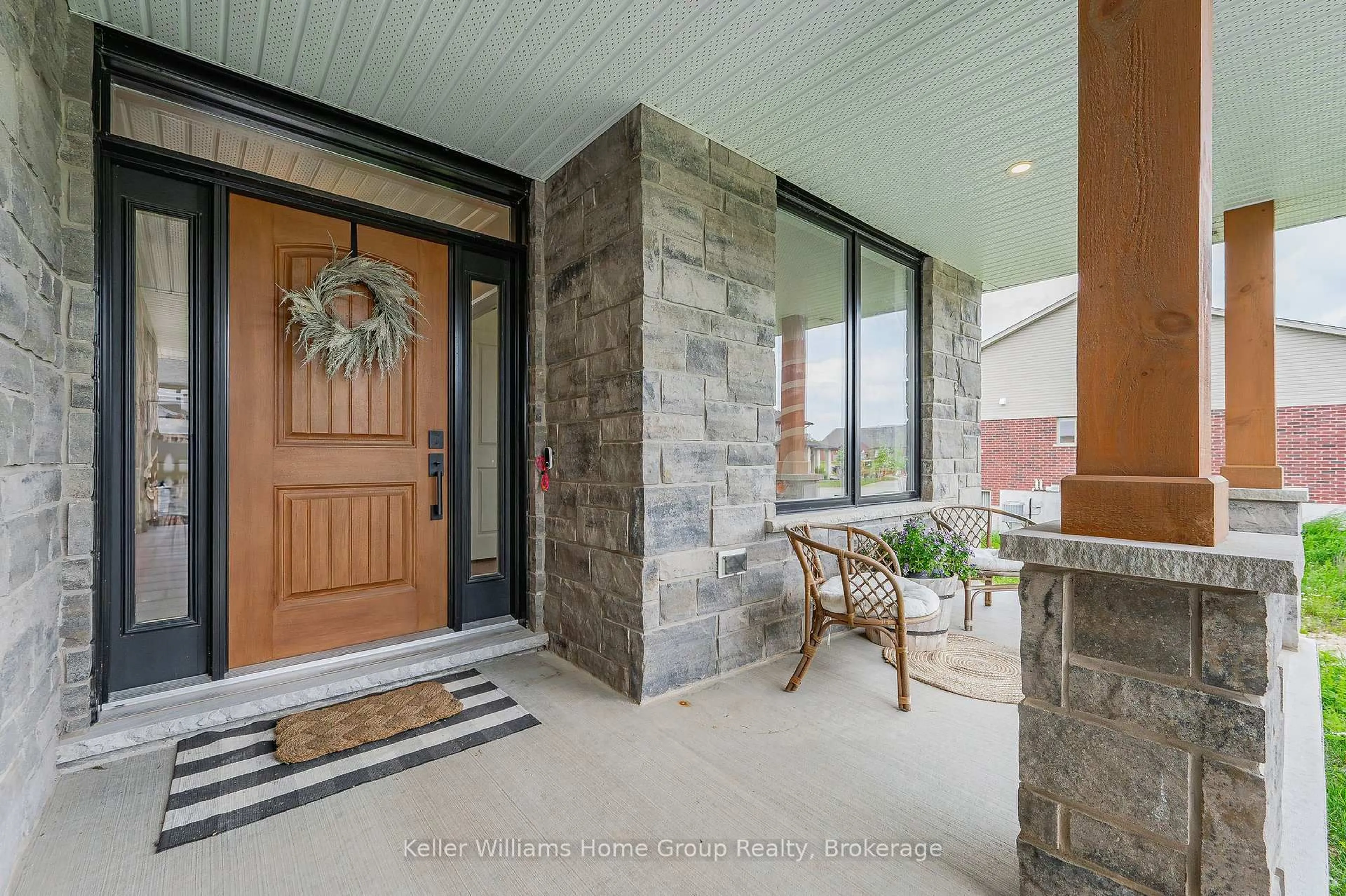 Indoor entryway for 58 Rea Dr, Centre Wellington Ontario N1M 0J1