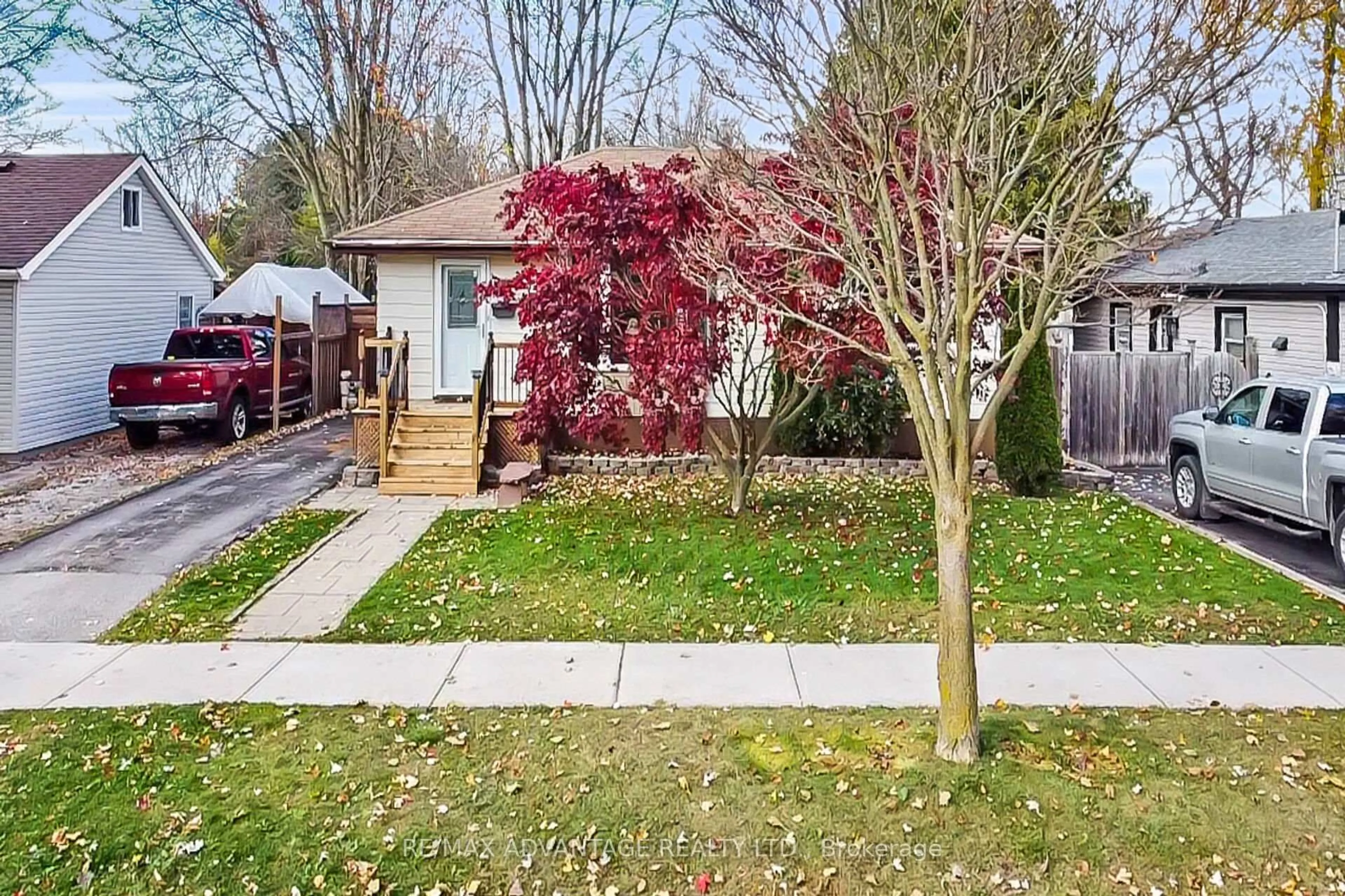 Unknown for 1824 Avalon St, London East Ontario N5W 3G8