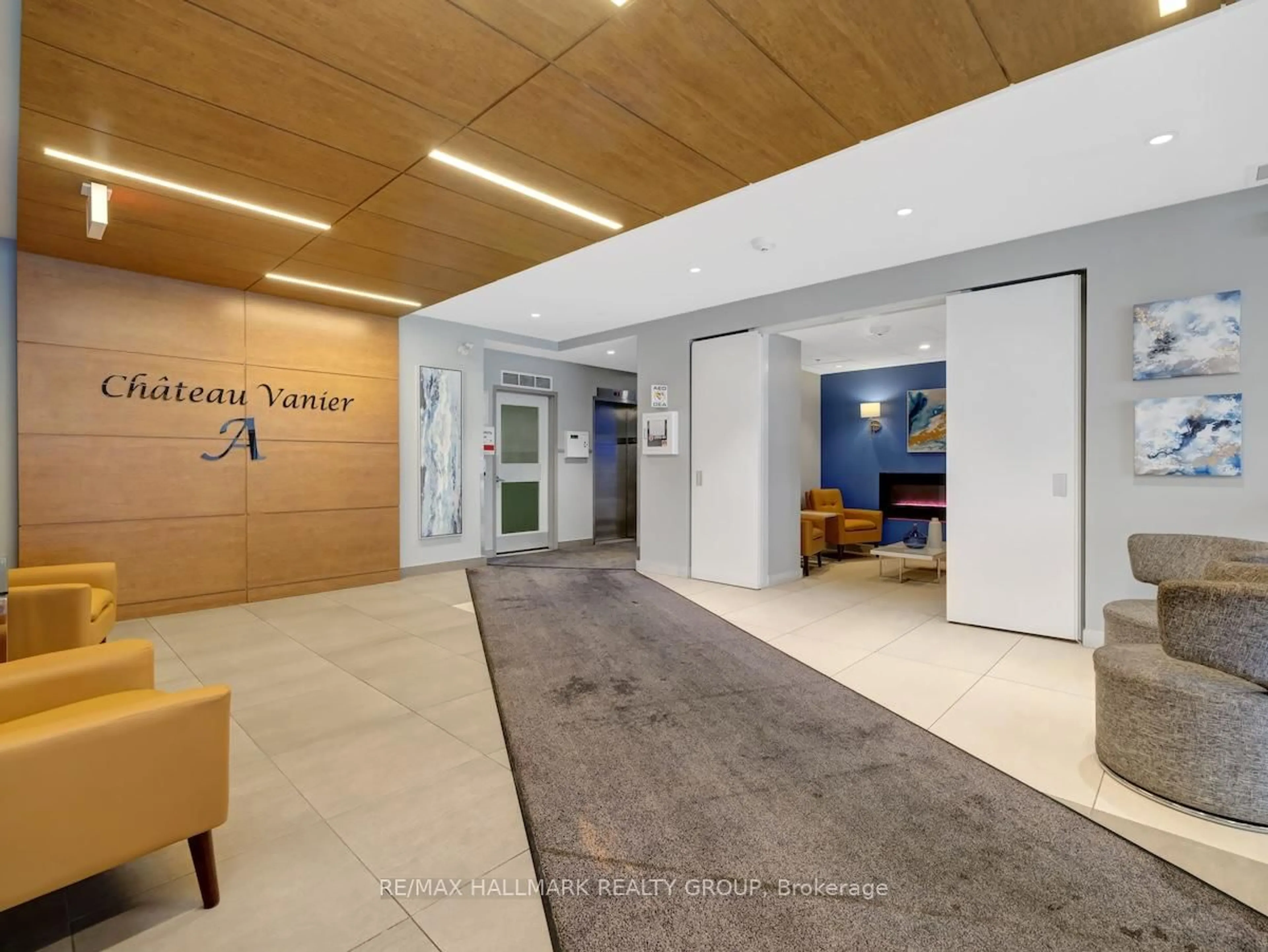 Indoor foyer for 158A McArthur Ave #1005, Ottawa Ontario K1L 8E7