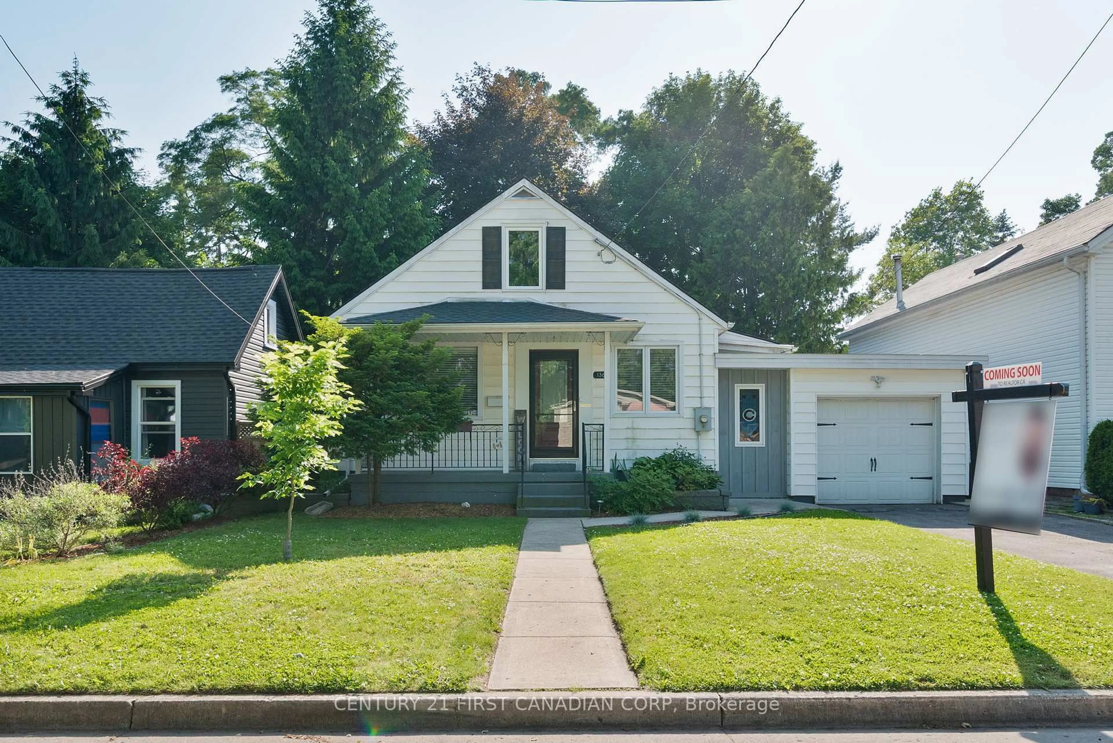 Home with vinyl exterior material, street for 136 Columbia Ave, London North Ontario N6H 2K4