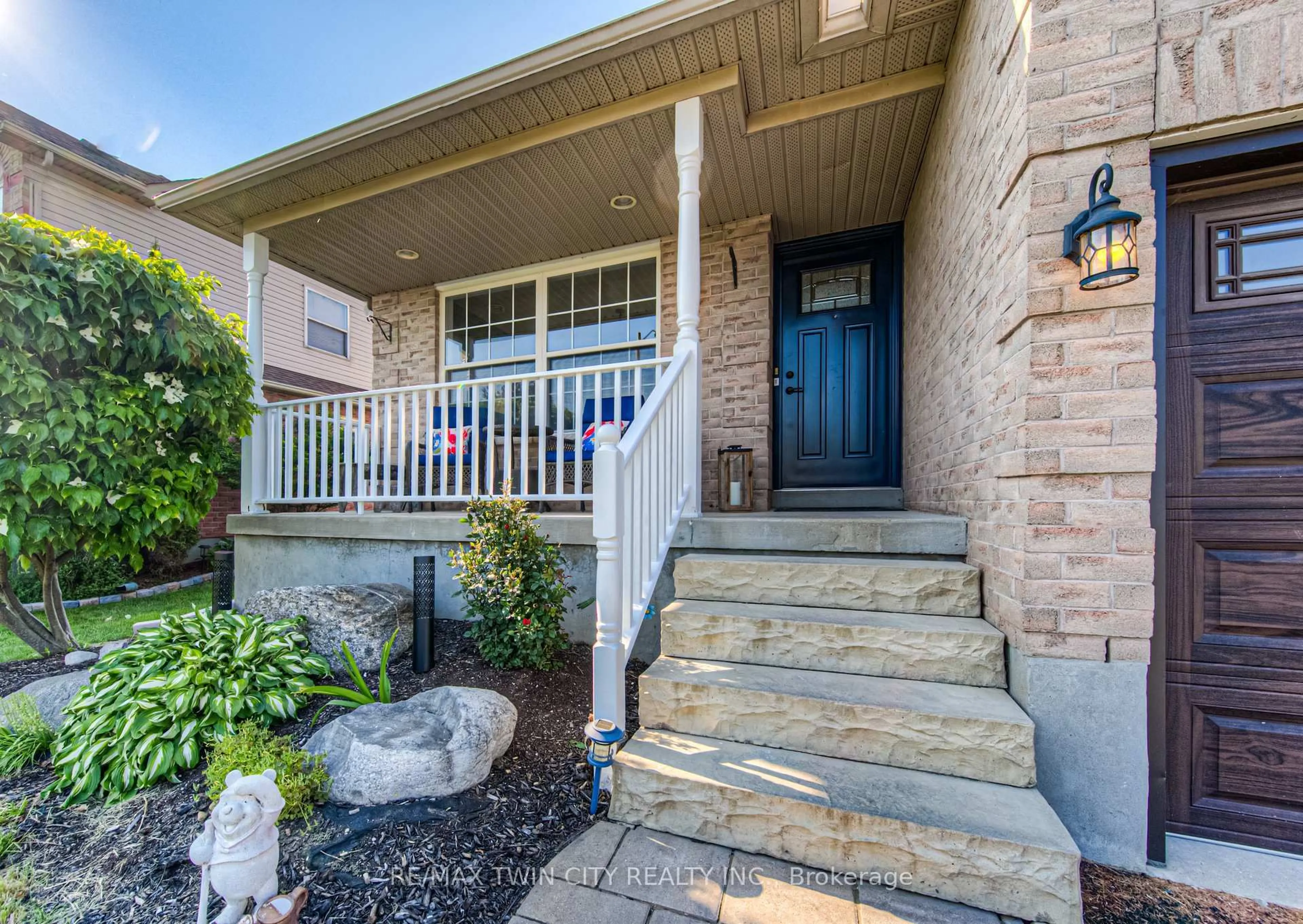 Unknown for 33 Watson Cres, North Dumfries Ontario N0B 1E0
