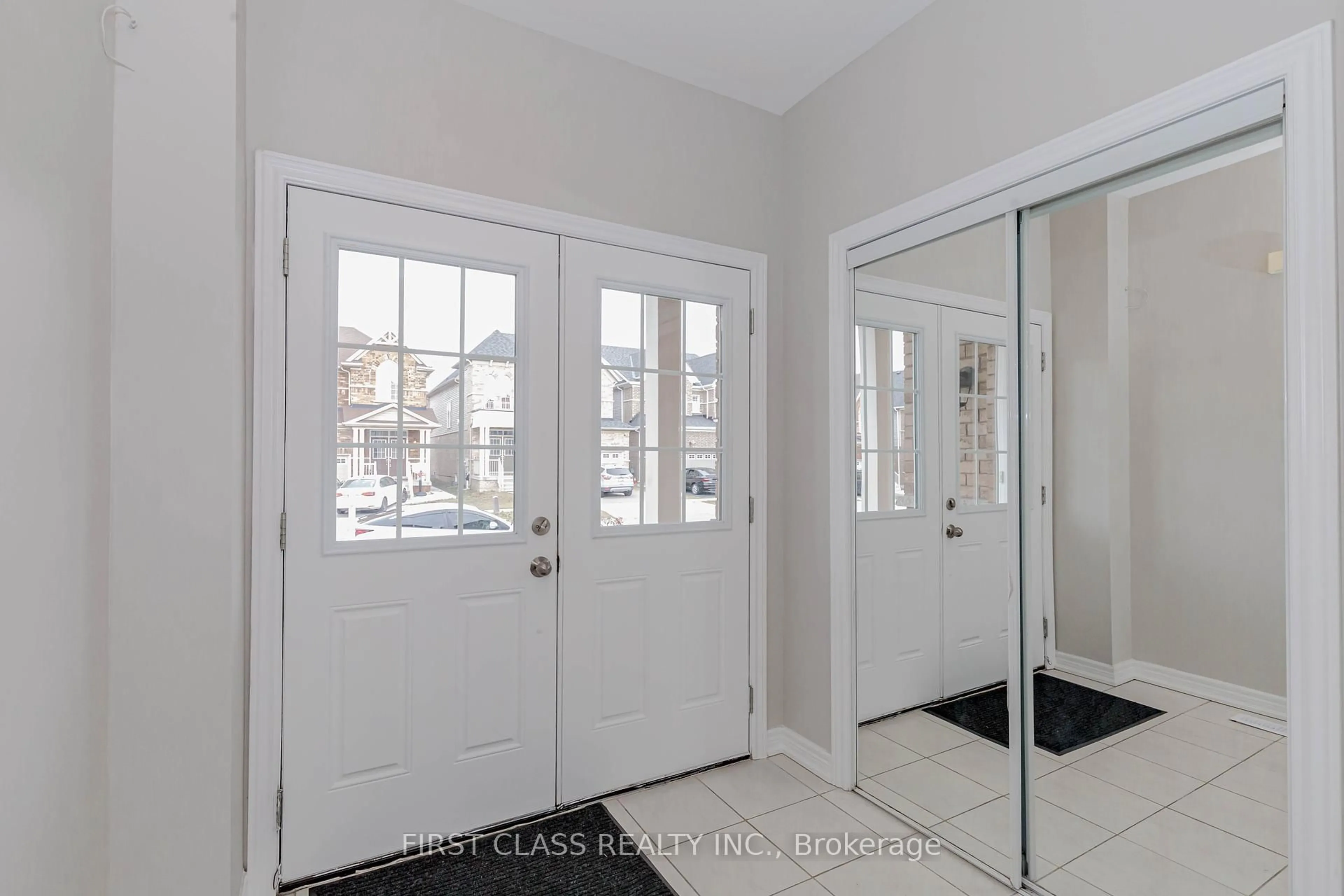 Indoor entryway for 24 Weatherall Ave, Cambridge Ontario N3H 5L5