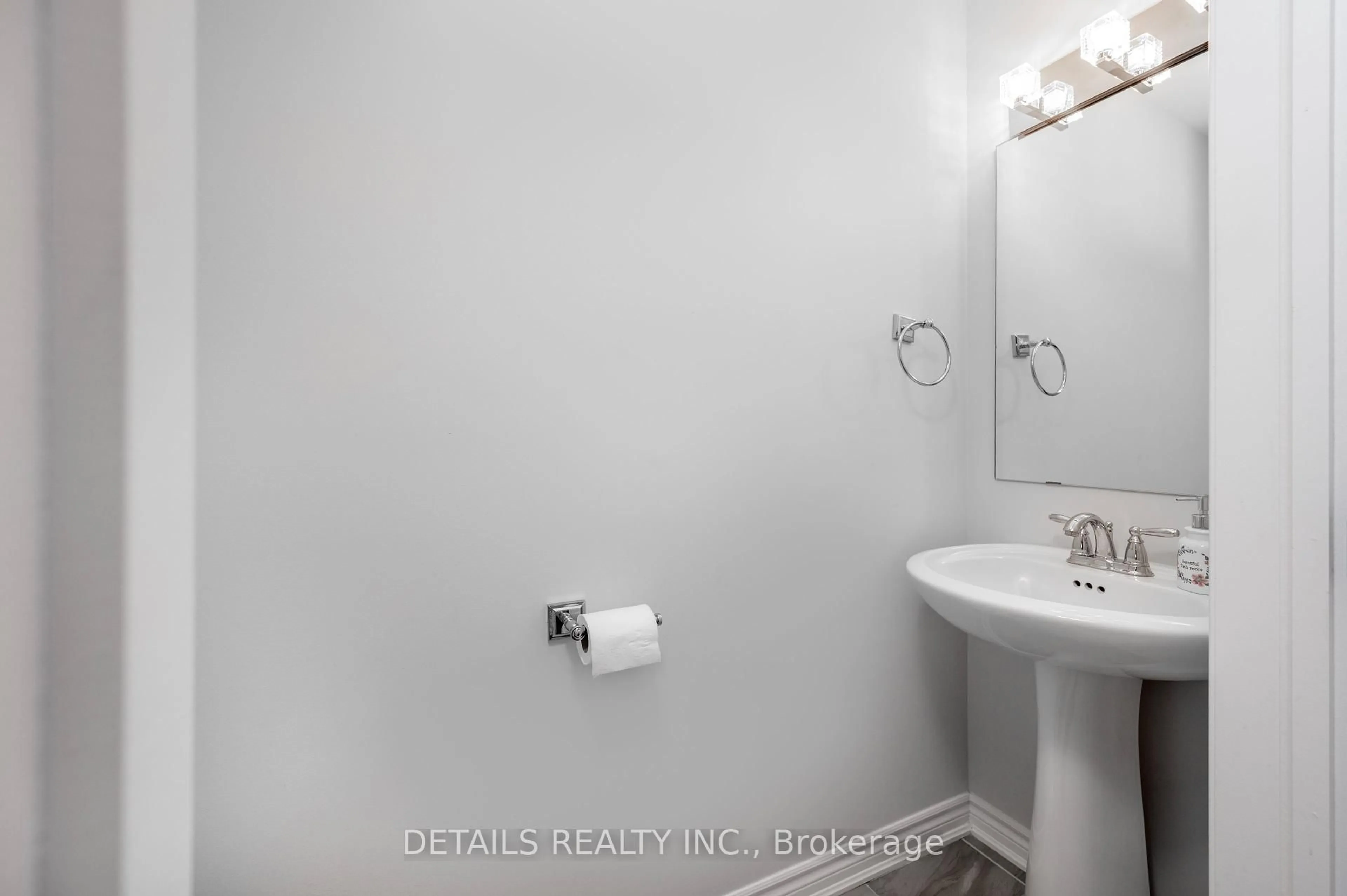 Standard bathroom, ceramic/tile floor for 434 White Arctic Ave, Ottawa Ontario K2J 5Y9