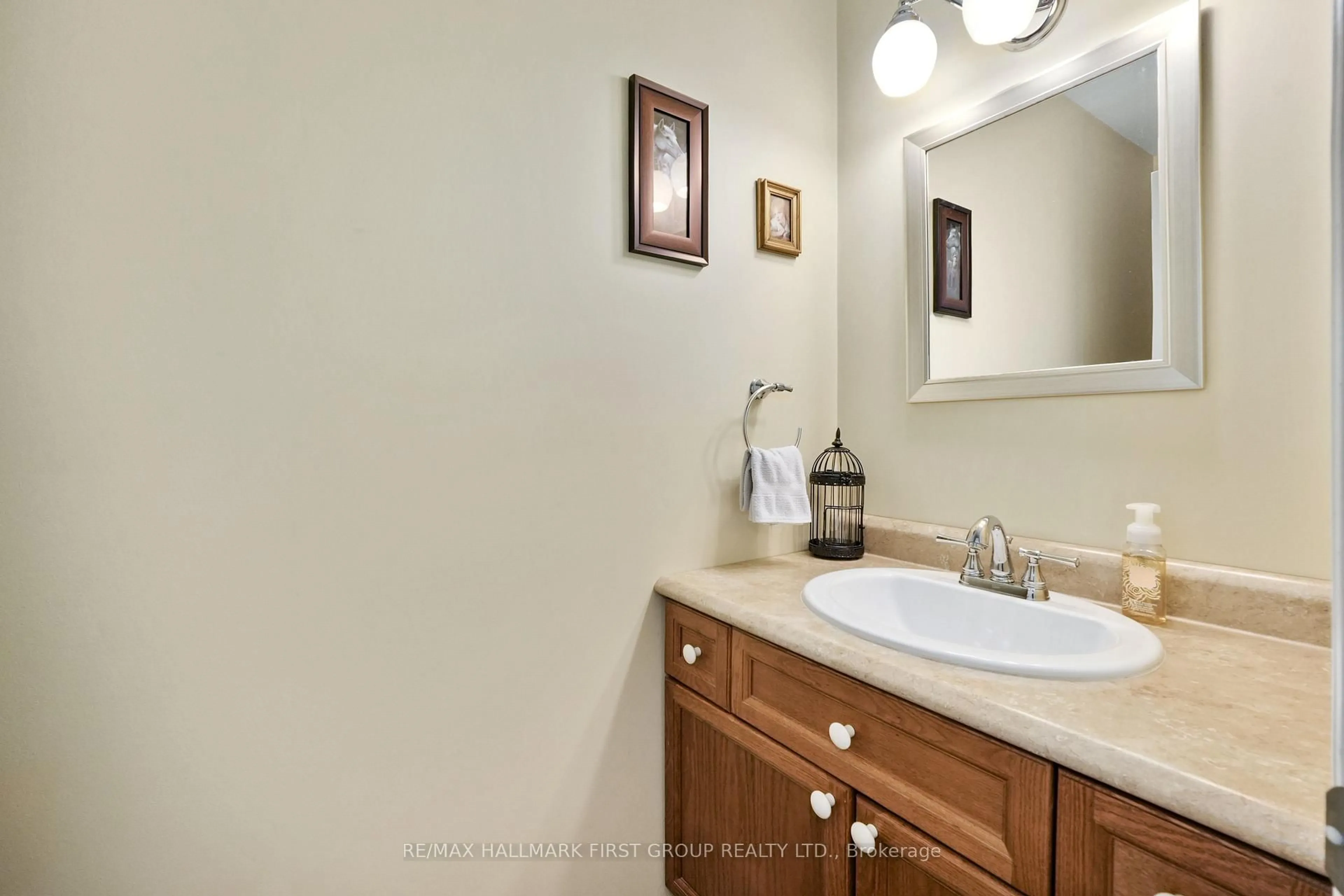 Standard bathroom, ceramic/tile floor for 13715 County 2 Rd, Cramahe Ontario K0K 1S0