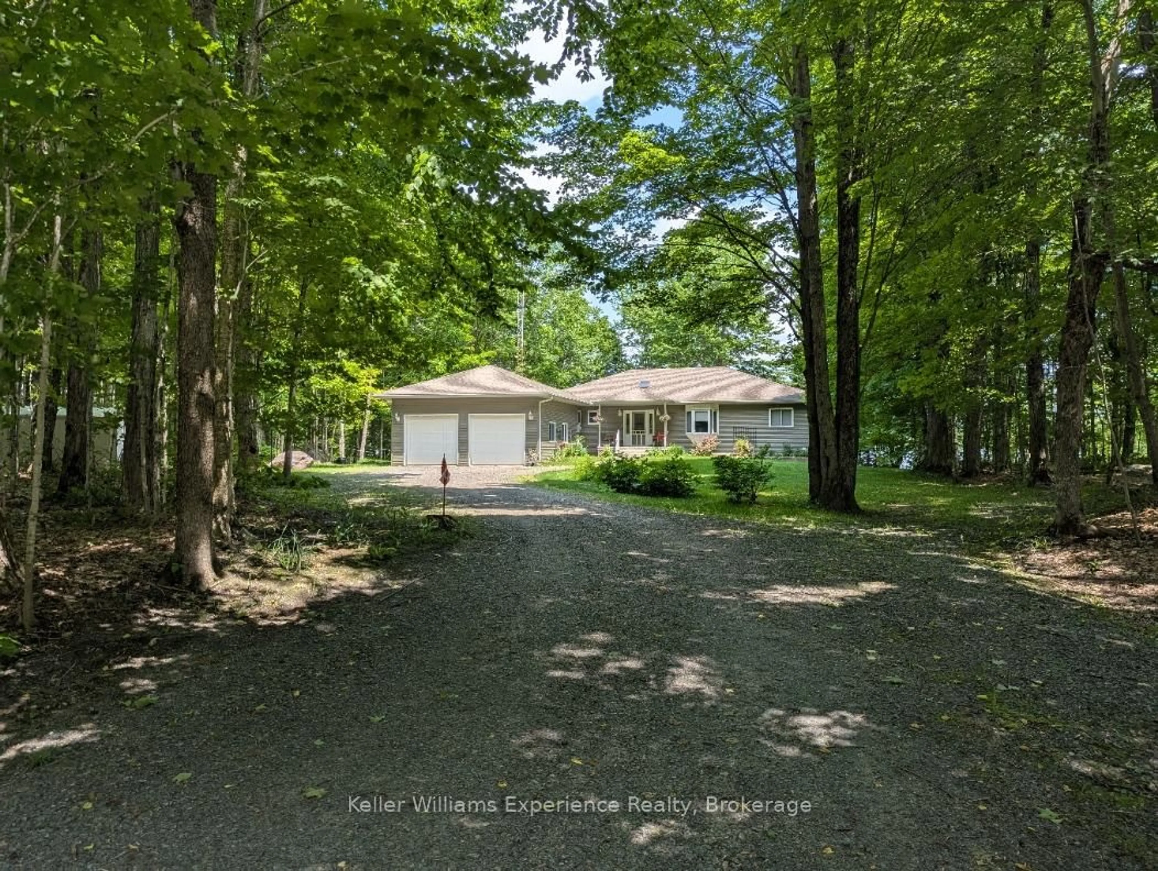 A pic from outside/outdoor area/front of a property/back of a property/a pic from drone, unknown for 1248 Healey Lk Rd, Bracebridge Ontario P1L 1X3