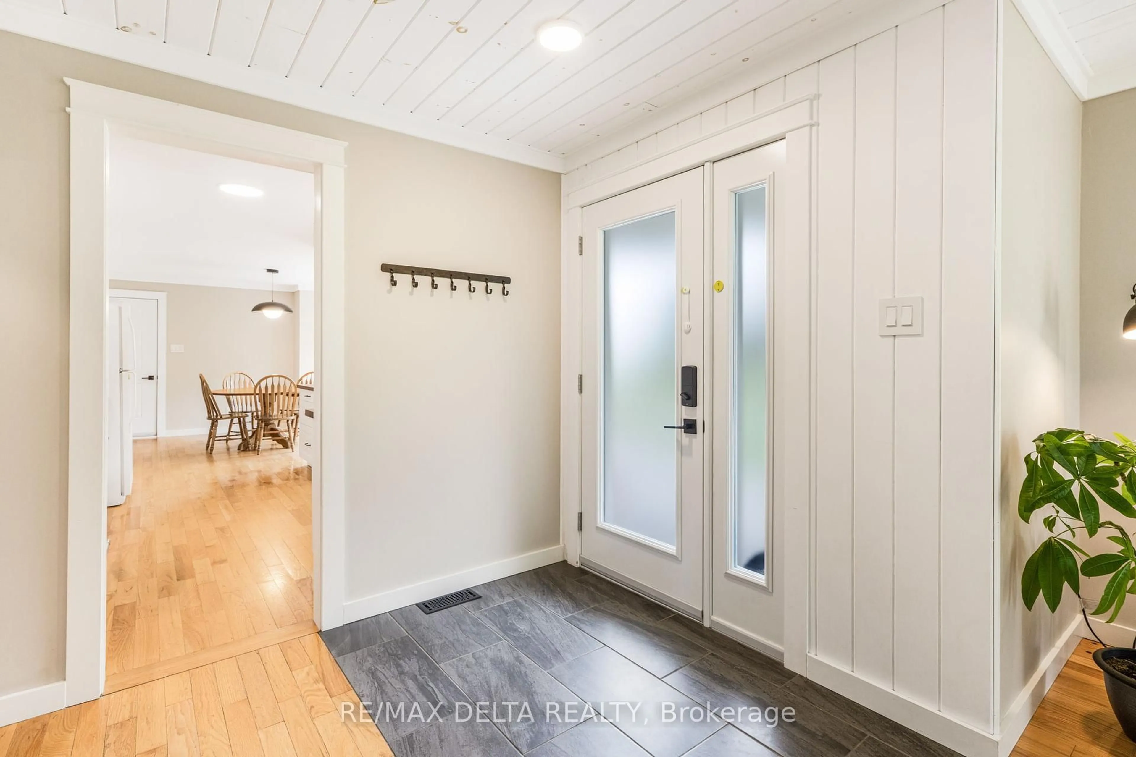 Indoor entryway for 12271 County Rd 5 Rd, North Dundas Ontario K0C 2H0