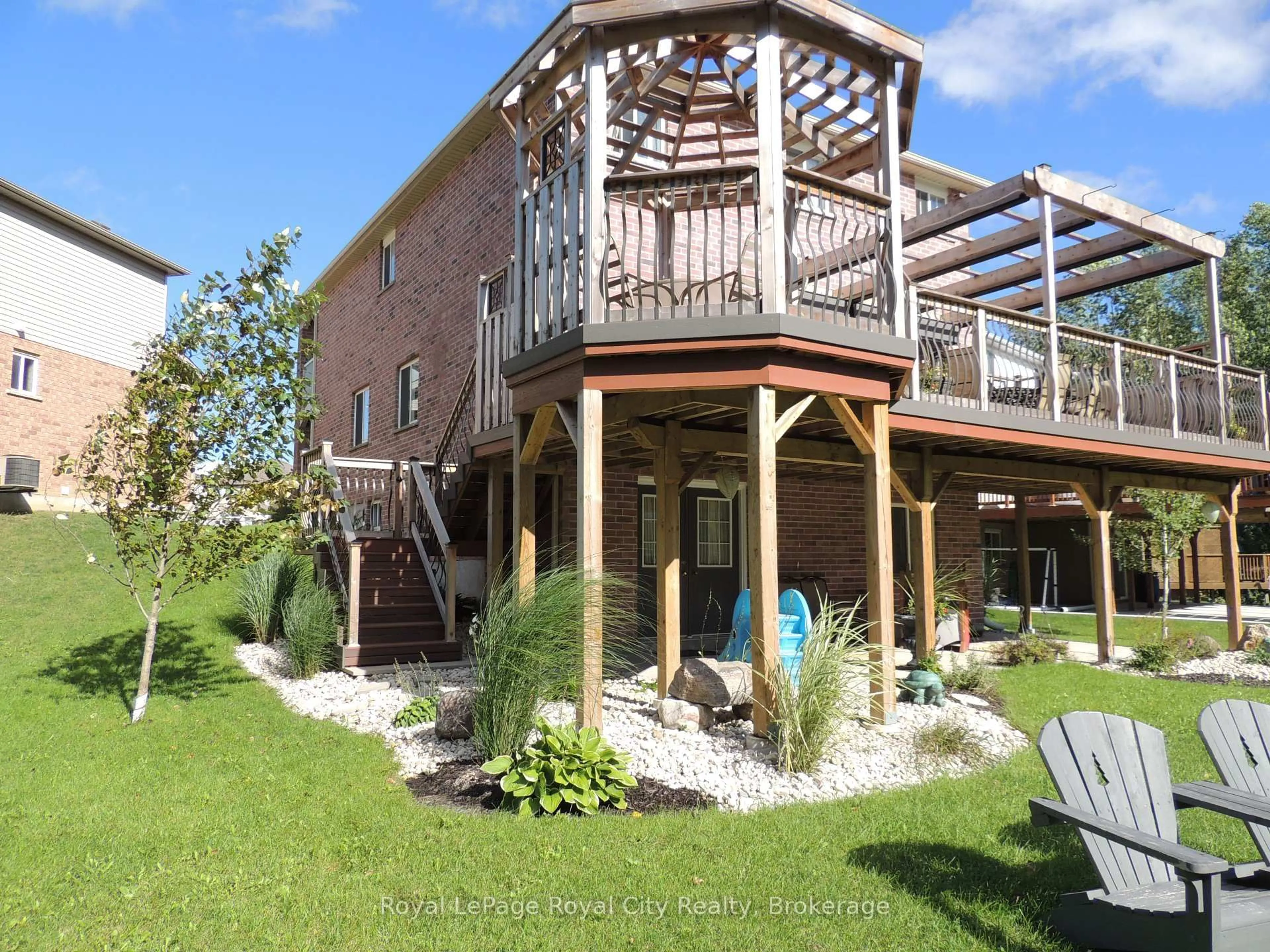 Patio, water/lake/river/ocean view for 92 Chillico Dr, Guelph Ontario N1K 1Y6