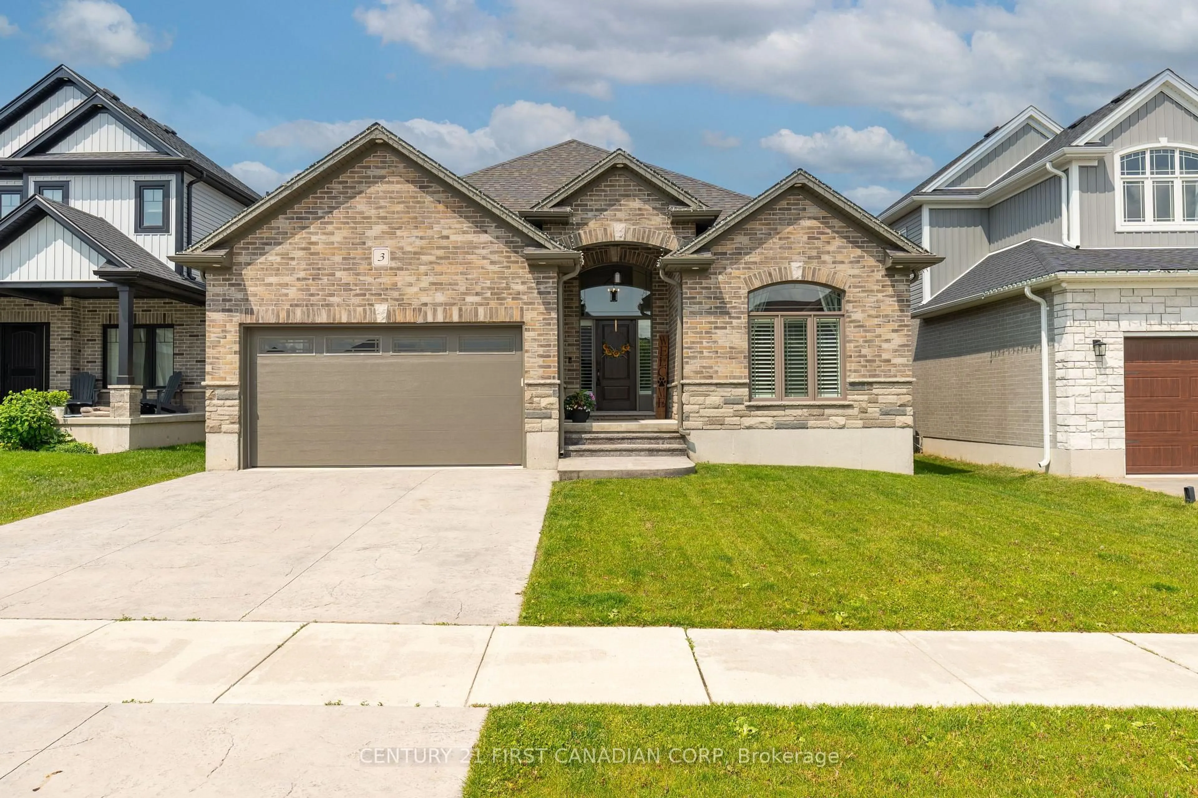Home with brick exterior material, street for 3 HARDY Crt, Lucan Biddulph Ontario N0M 2J0