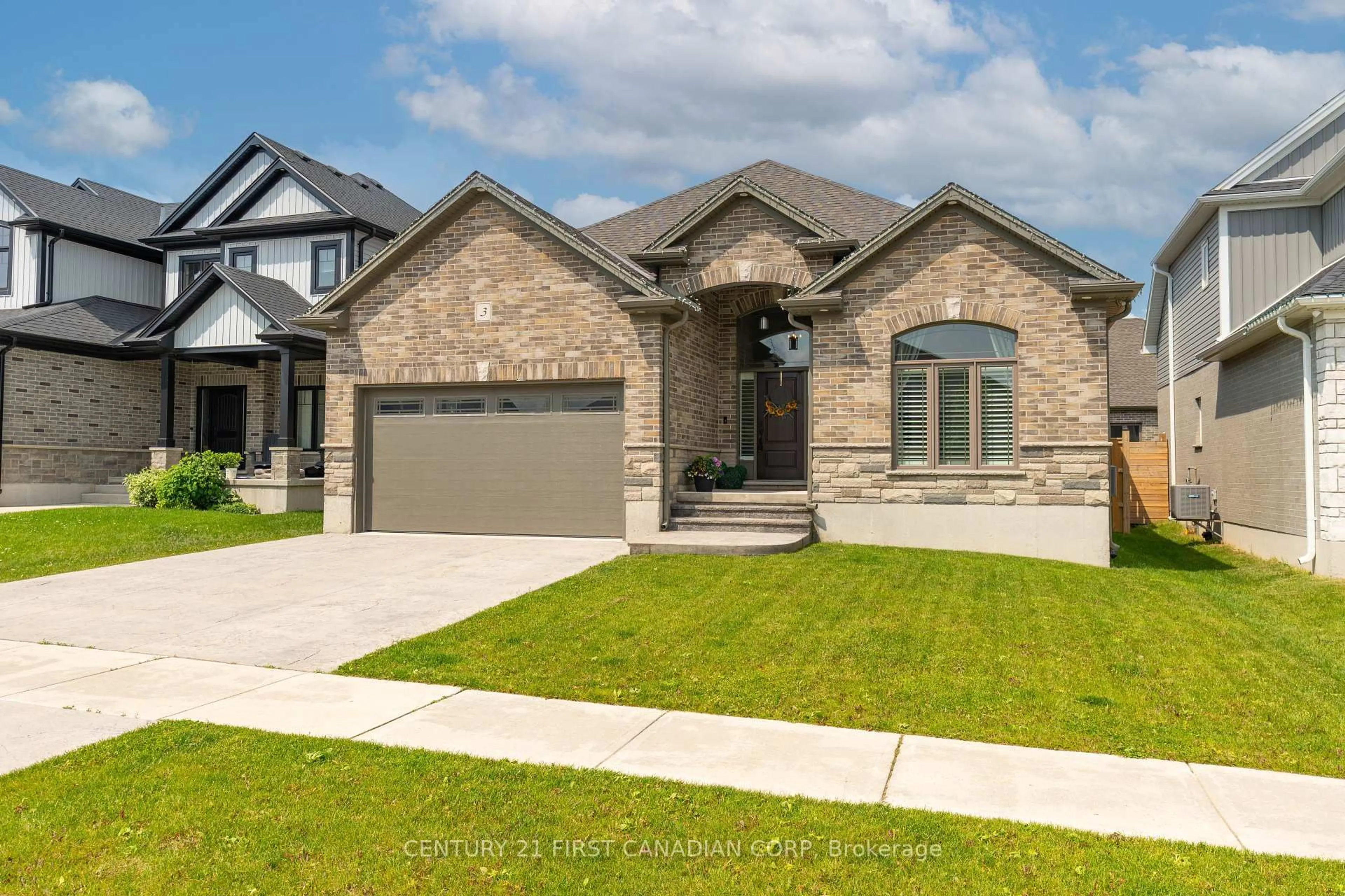 Home with brick exterior material, street for 3 HARDY Crt, Lucan Biddulph Ontario N0M 2J0