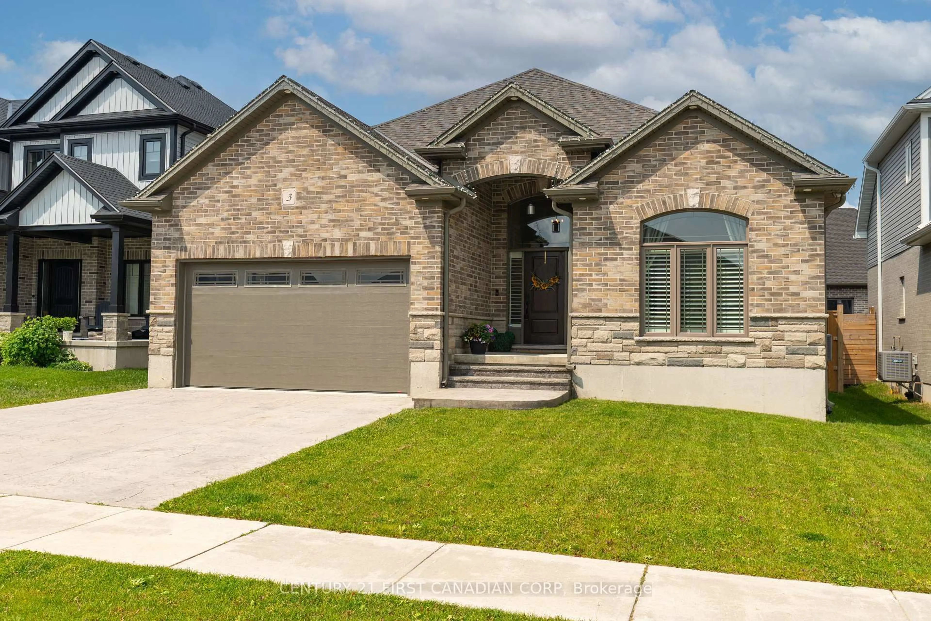 Home with brick exterior material, street for 3 HARDY Crt, Lucan Biddulph Ontario N0M 2J0