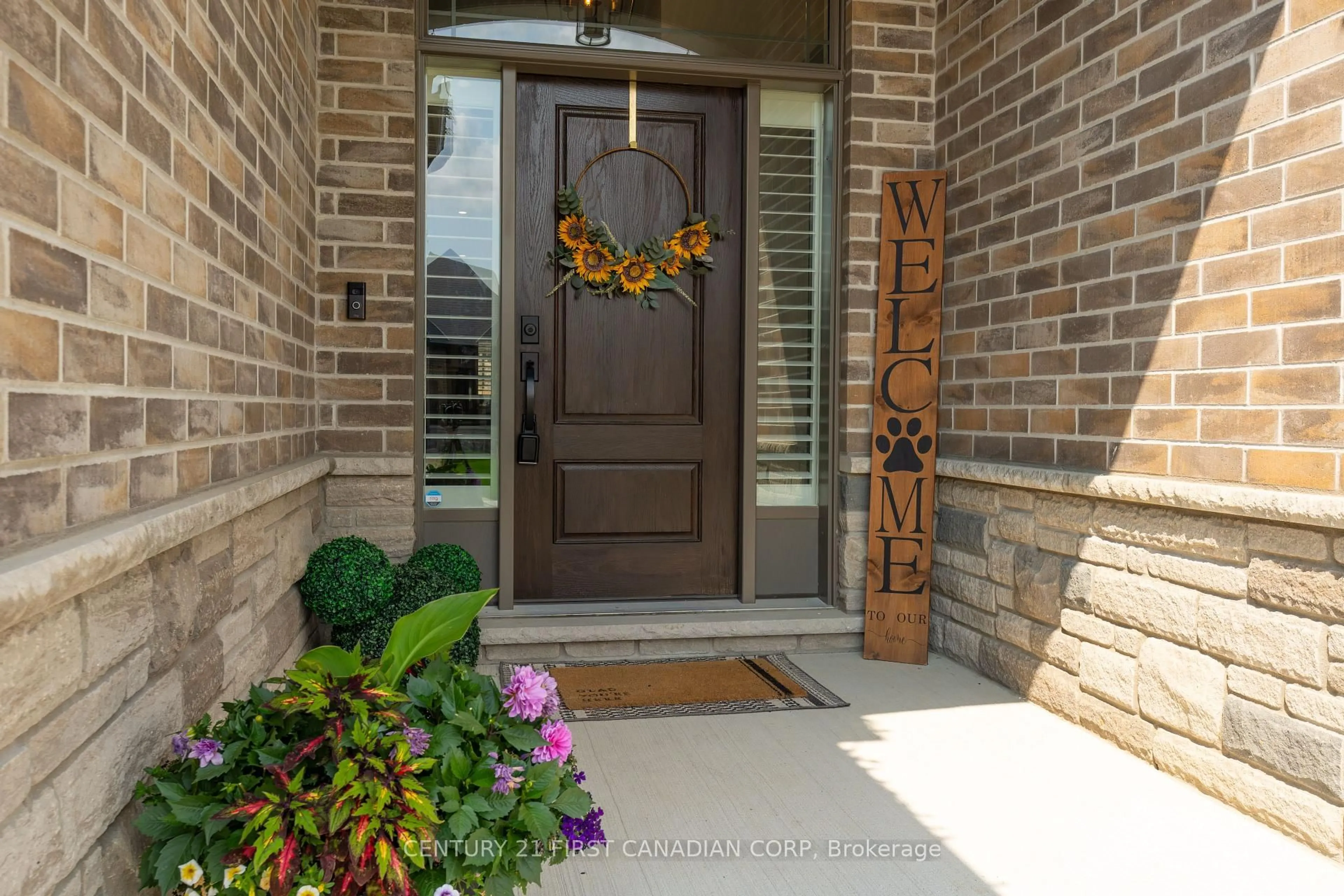 Indoor entryway for 3 HARDY Crt, Lucan Biddulph Ontario N0M 2J0