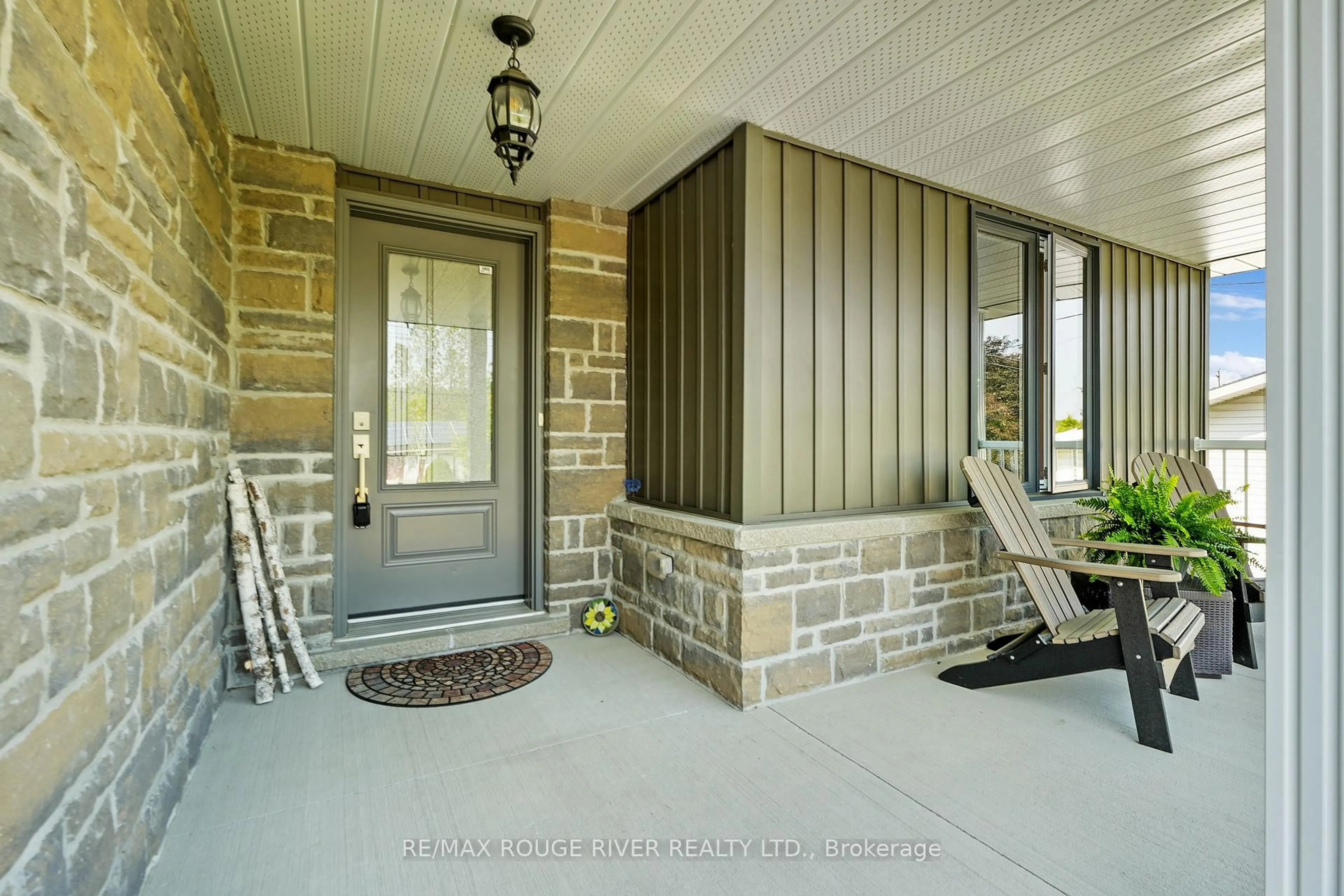 Indoor entryway for 15 Robertson St, Cramahe Ontario K0K 1S0