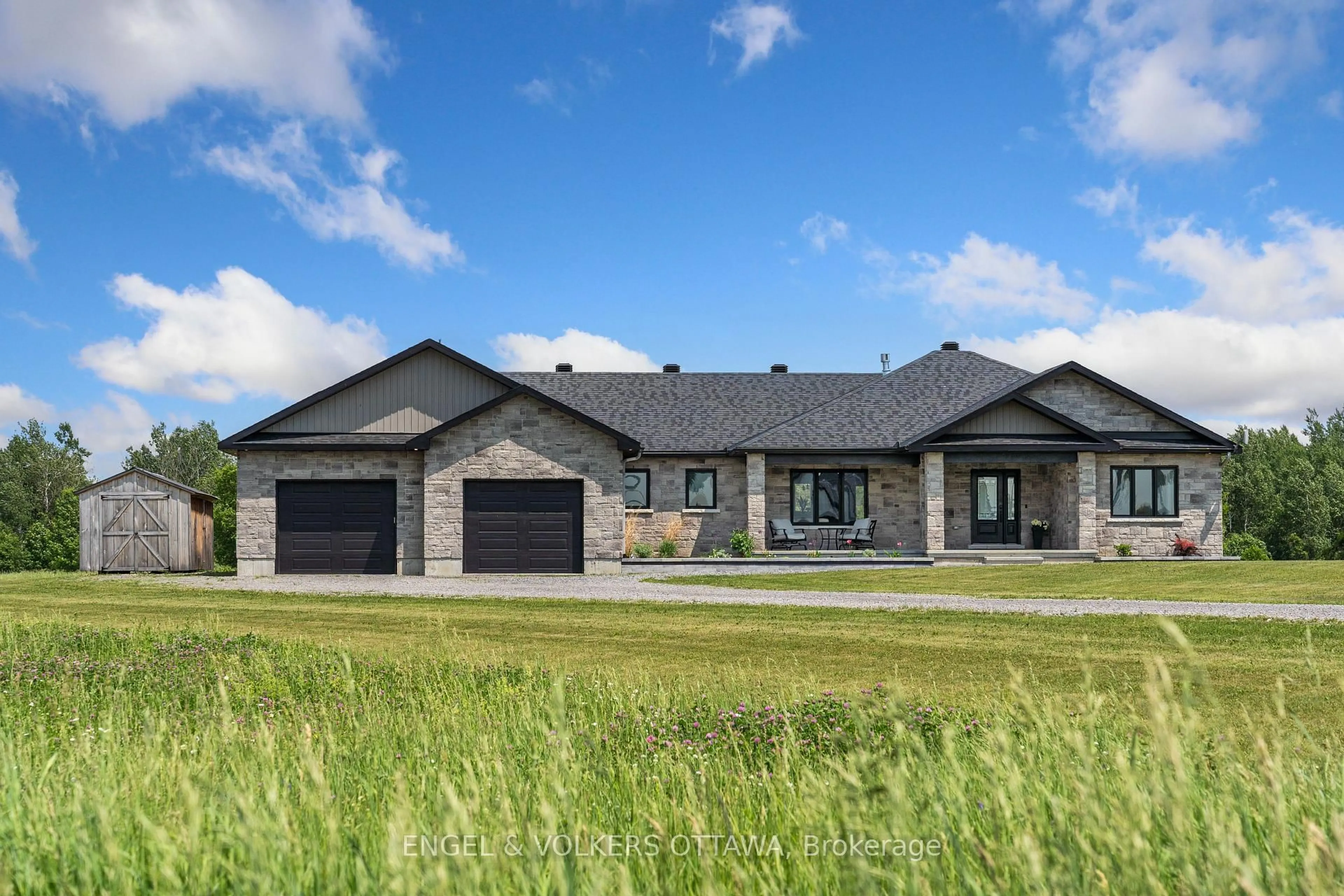 Home with brick exterior material, unknown for 3415 Stagecoach Rd, Osgoode Ontario K0A 2W0