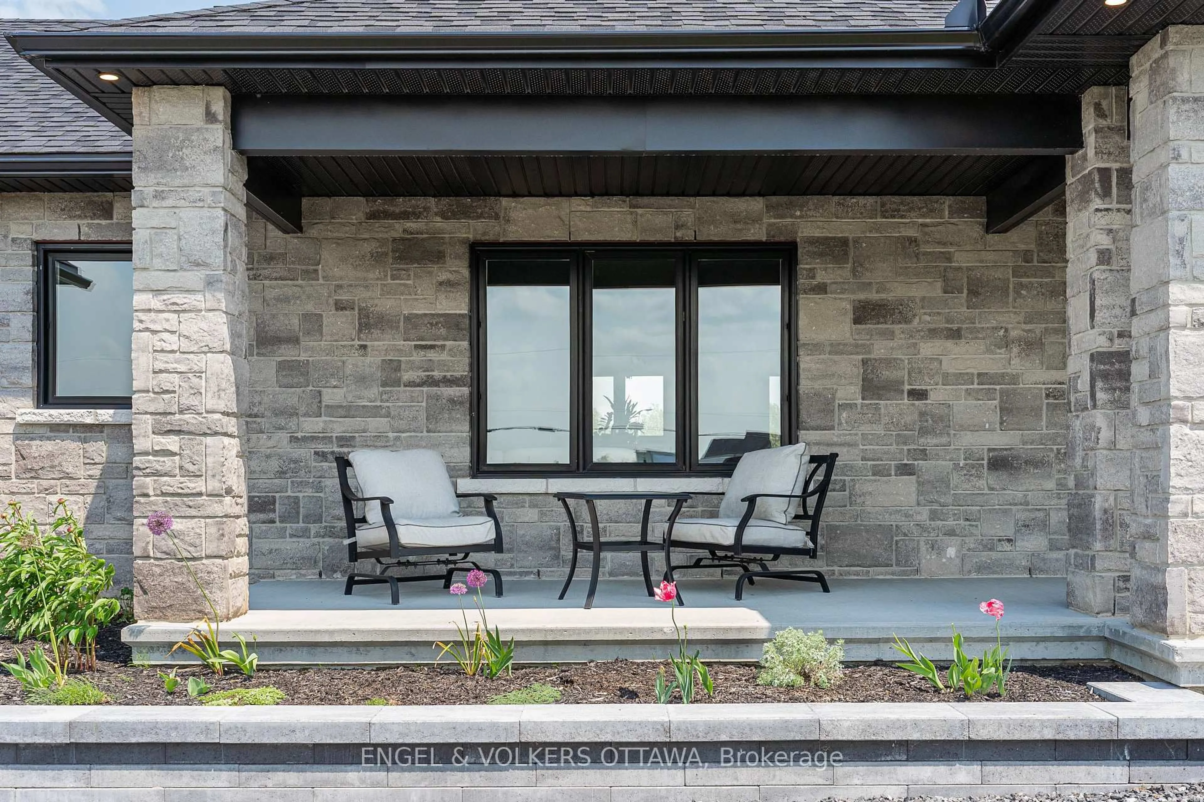 Patio, unknown for 3415 Stagecoach Rd, Osgoode Ontario K0A 2W0