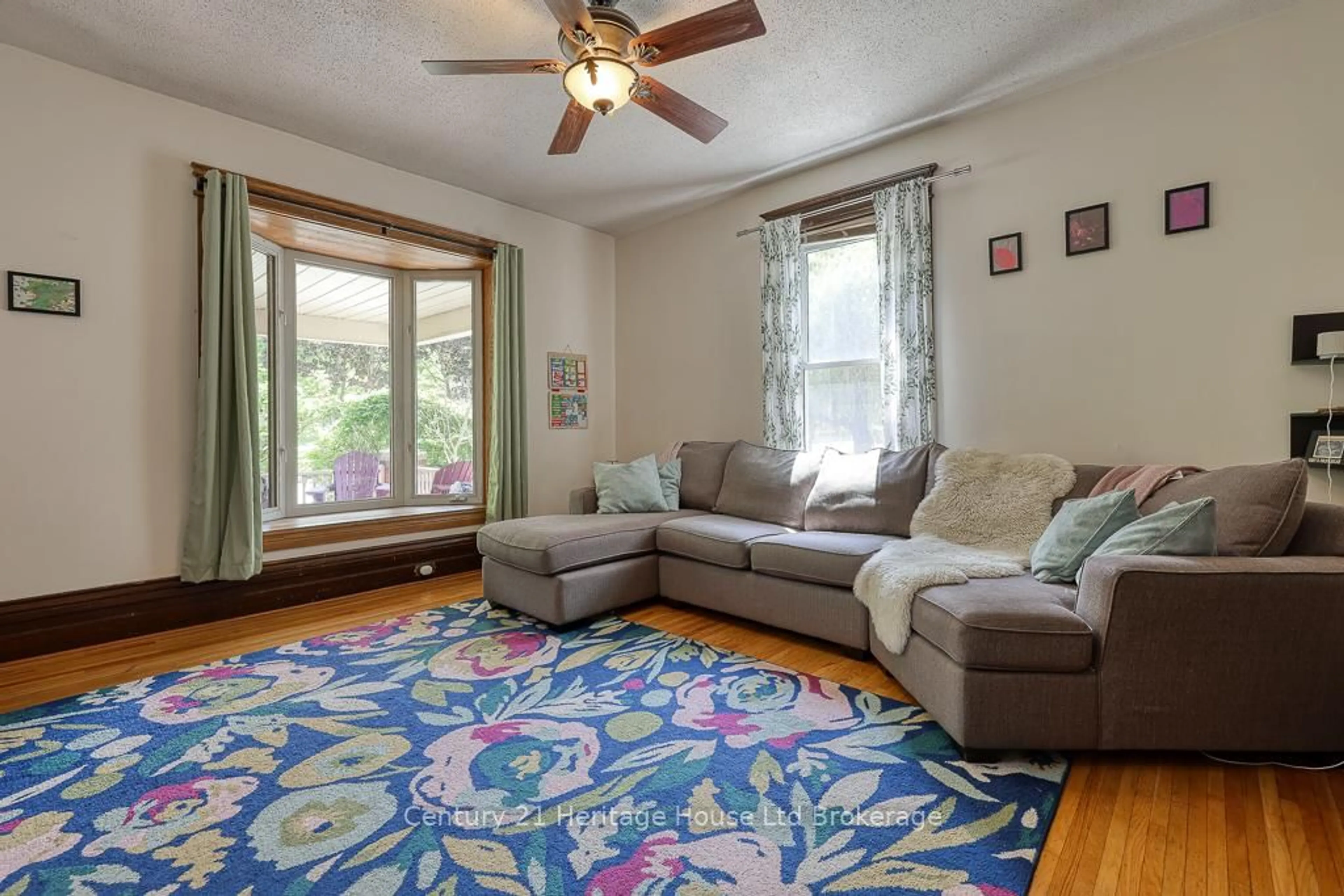 Living room with furniture, unknown for 113 Light St, Woodstock Ontario N4S 6H2