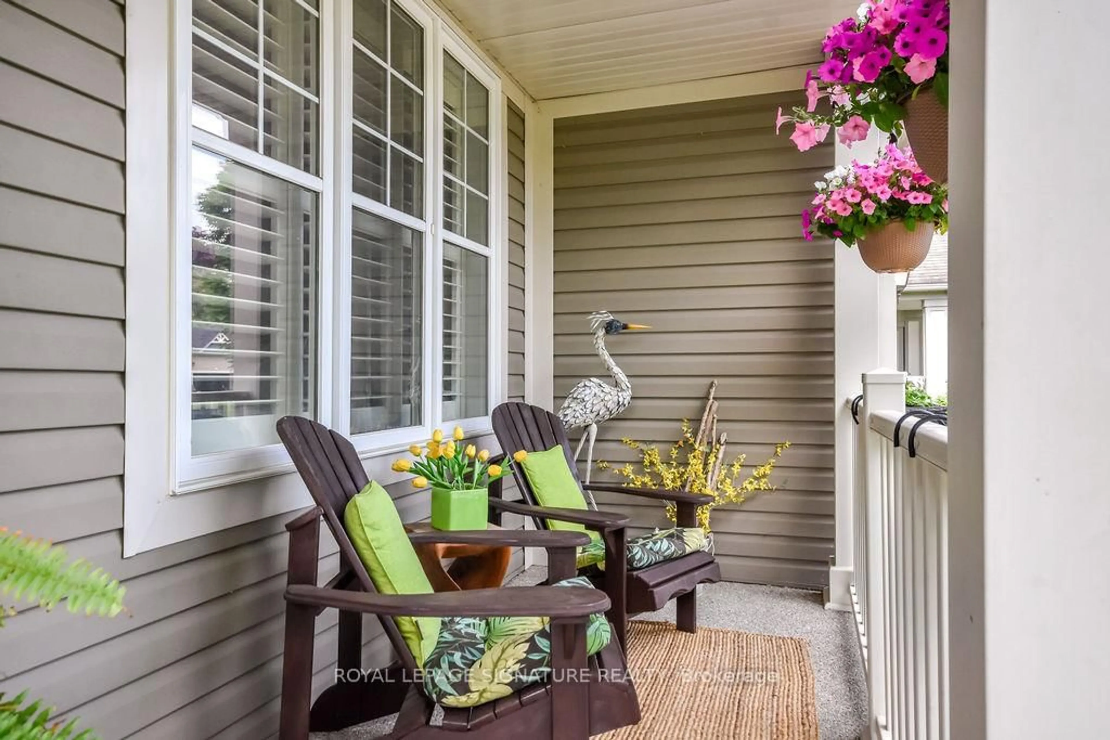 Patio, street for 7 Windsong Cres, Bracebridge Ontario P1L 1W9