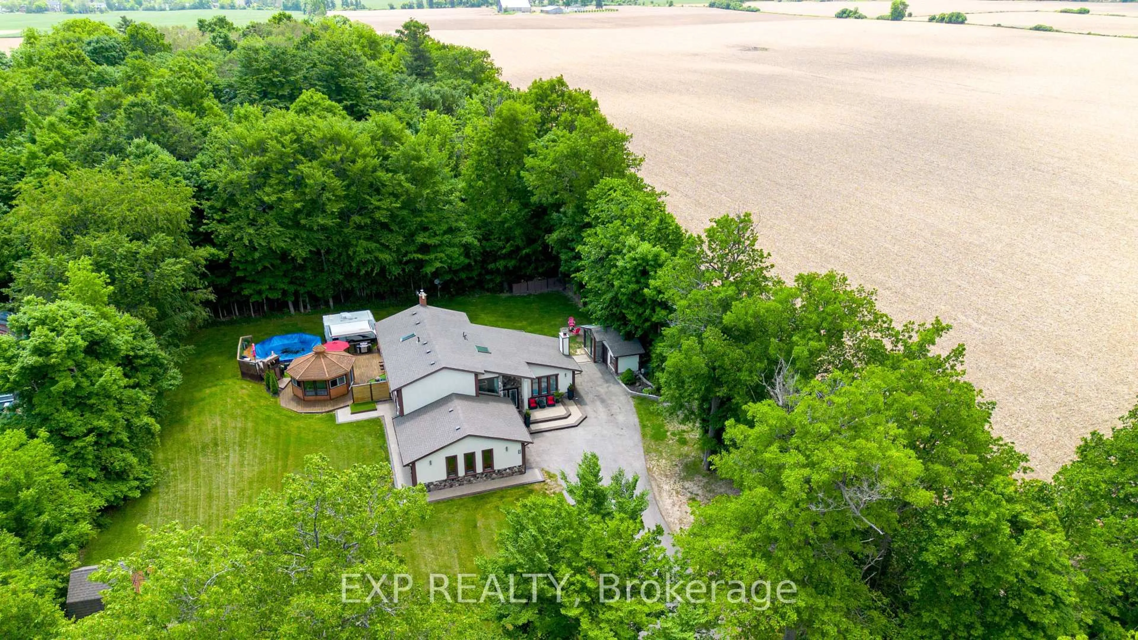 A pic from outside/outdoor area/front of a property/back of a property/a pic from drone, water/lake/river/ocean view for 3263 Guyatt Rd, Hamilton Ontario L0R 1P0