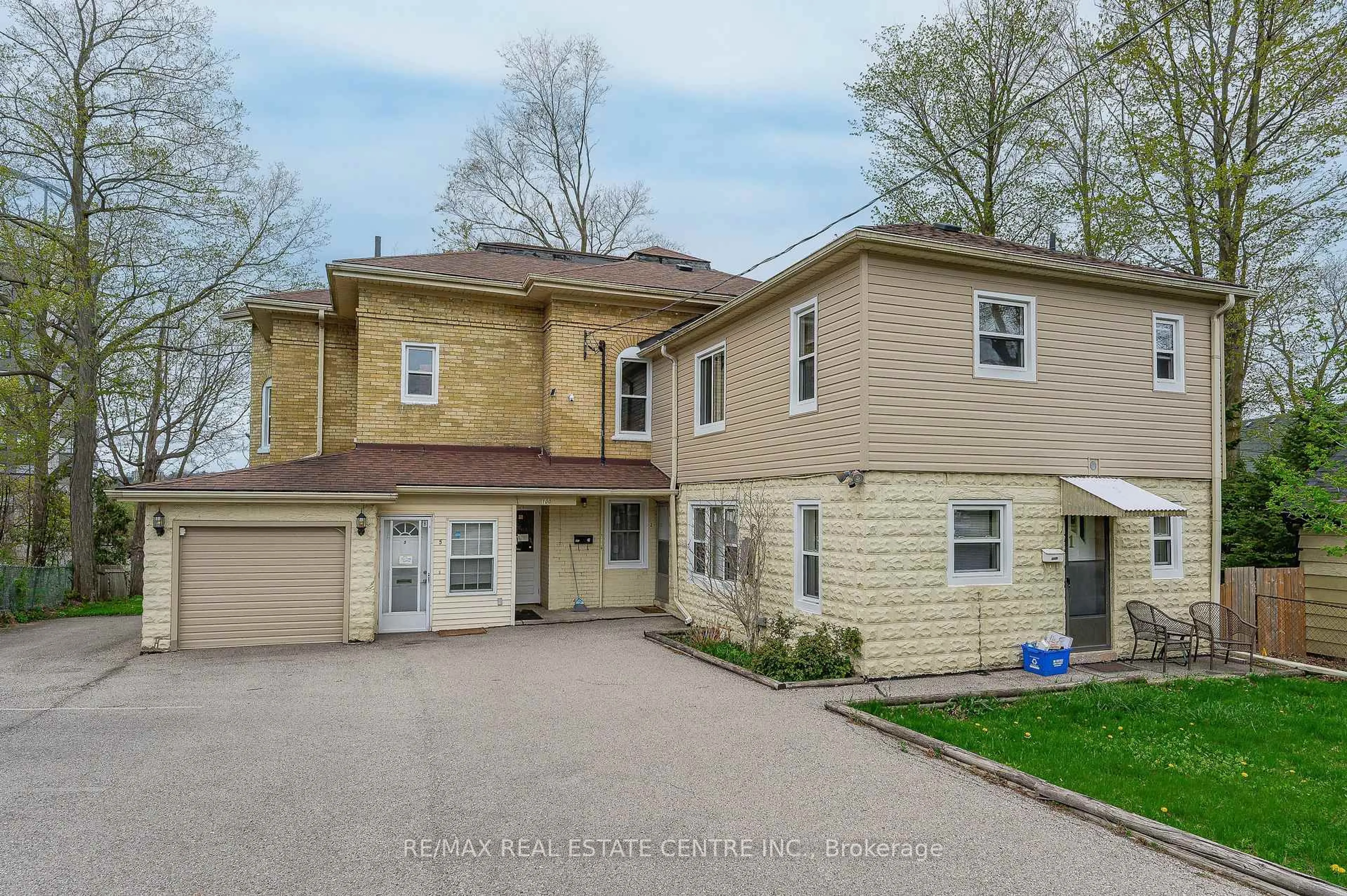 Unknown for 100 Roseview Ave, Cambridge Ontario N1R 4A7