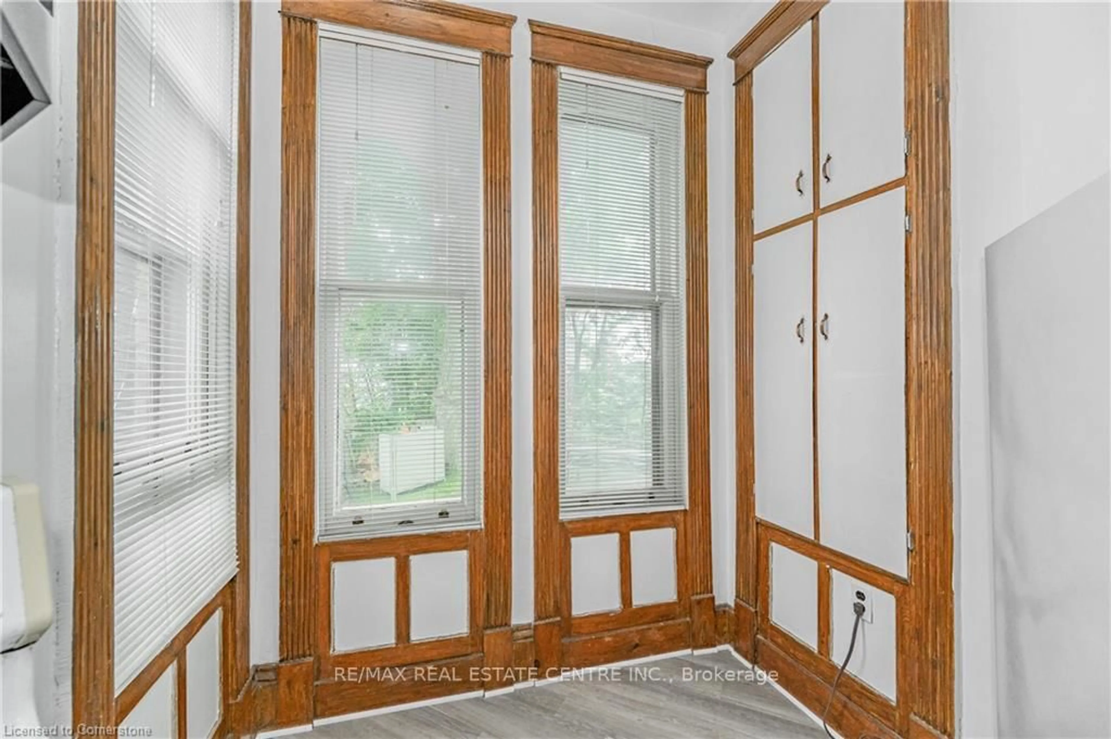 Unknown for 100 Roseview Ave, Cambridge Ontario N1R 4A7